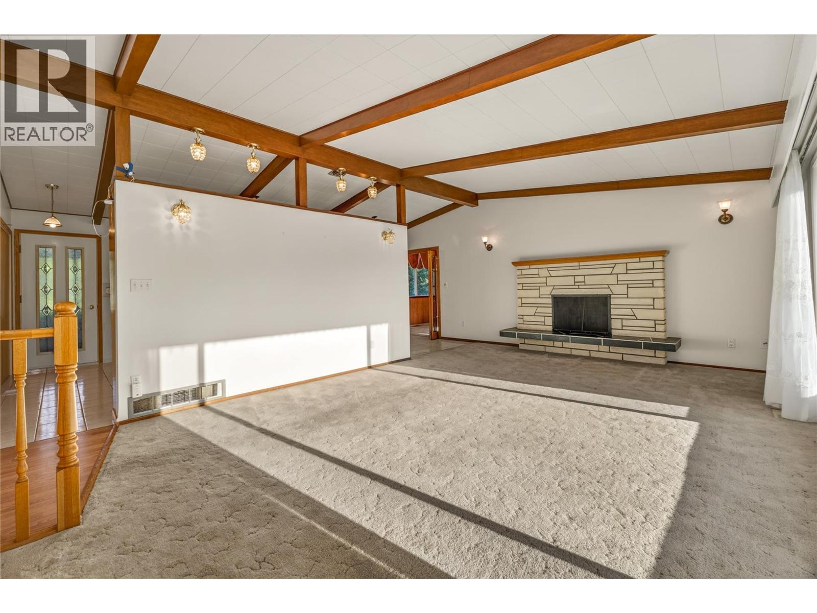 980 Orillia Street, Penticton, British Columbia  V2A 4A6 - Photo 2 - 10400100