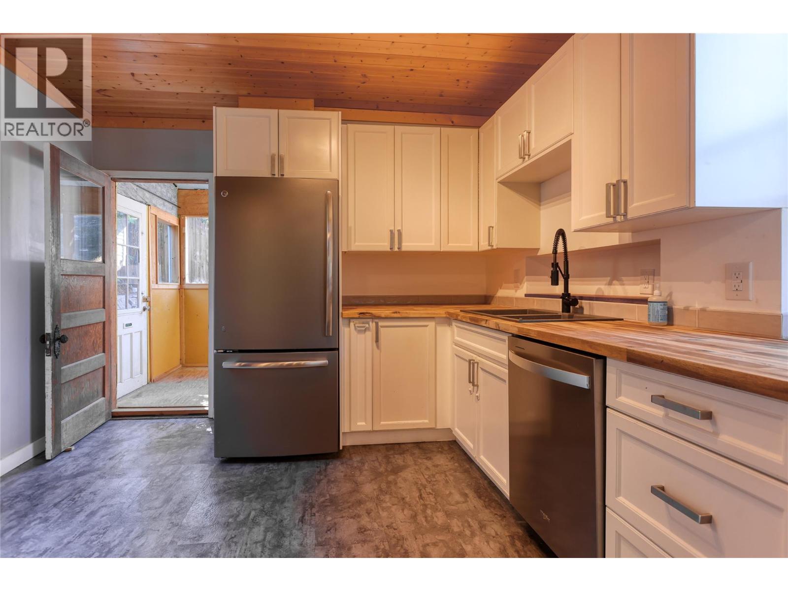 924 Front Street, Nelson, British Columbia  V1L 4C2 - Photo 13 - 10400171