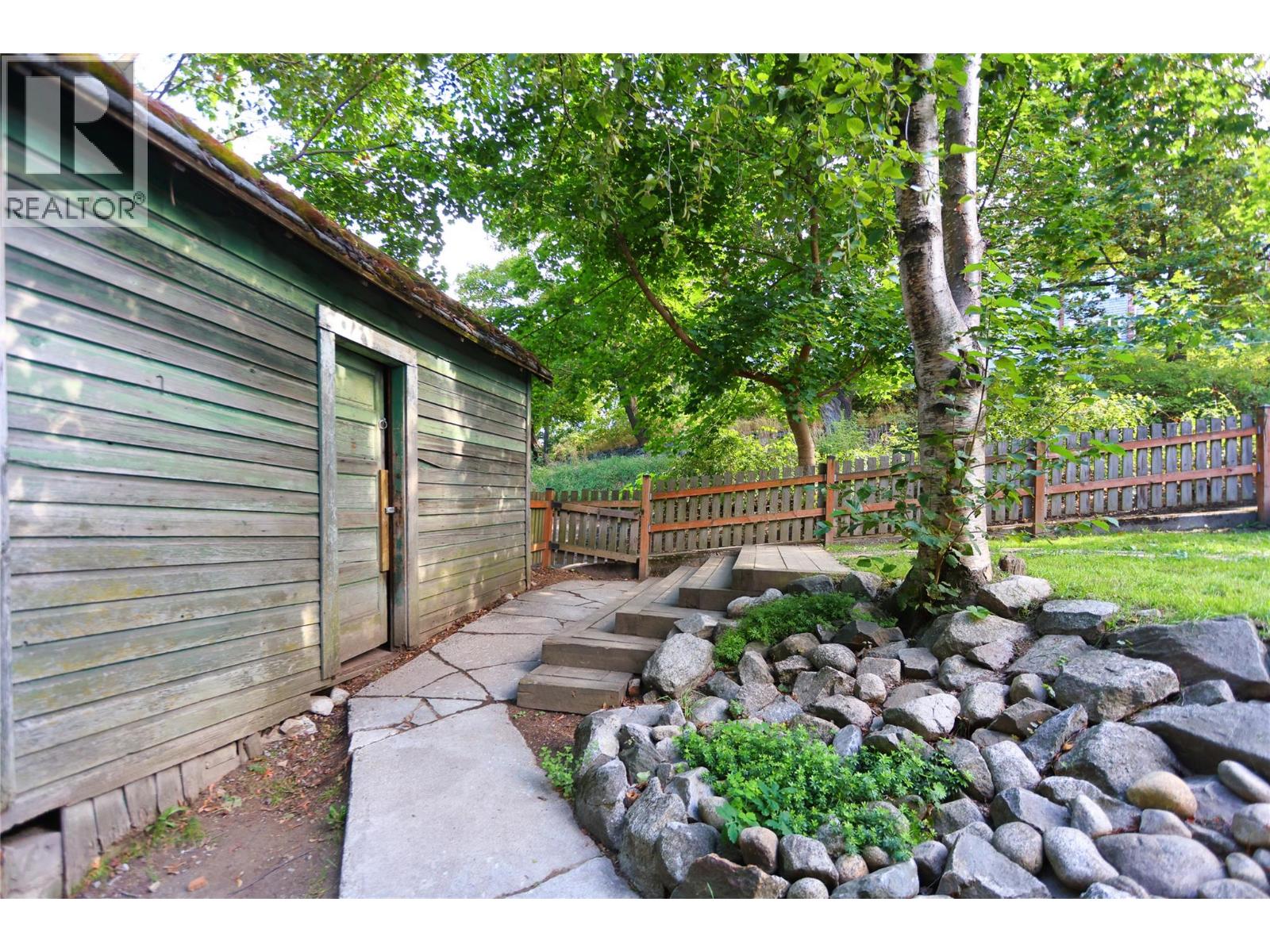 924 Front Street, Nelson, British Columbia  V1L 4C2 - Photo 2 - 10400171