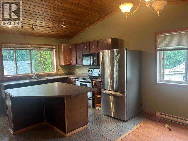 525 Central Avenue, Kelowna, British Columbia  V1Y 7L8 - Photo 29 - 10400087