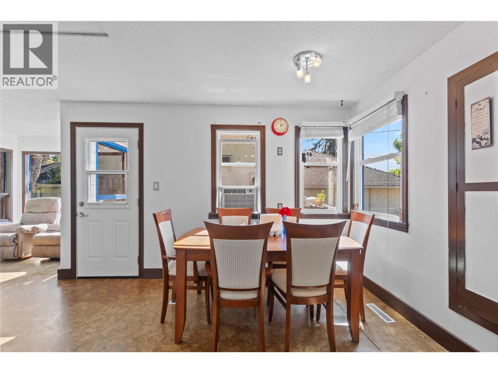 730 9 Avenue Ne, Salmon Arm, British Columbia  V1E 4A1 - Photo 27 - 10400080