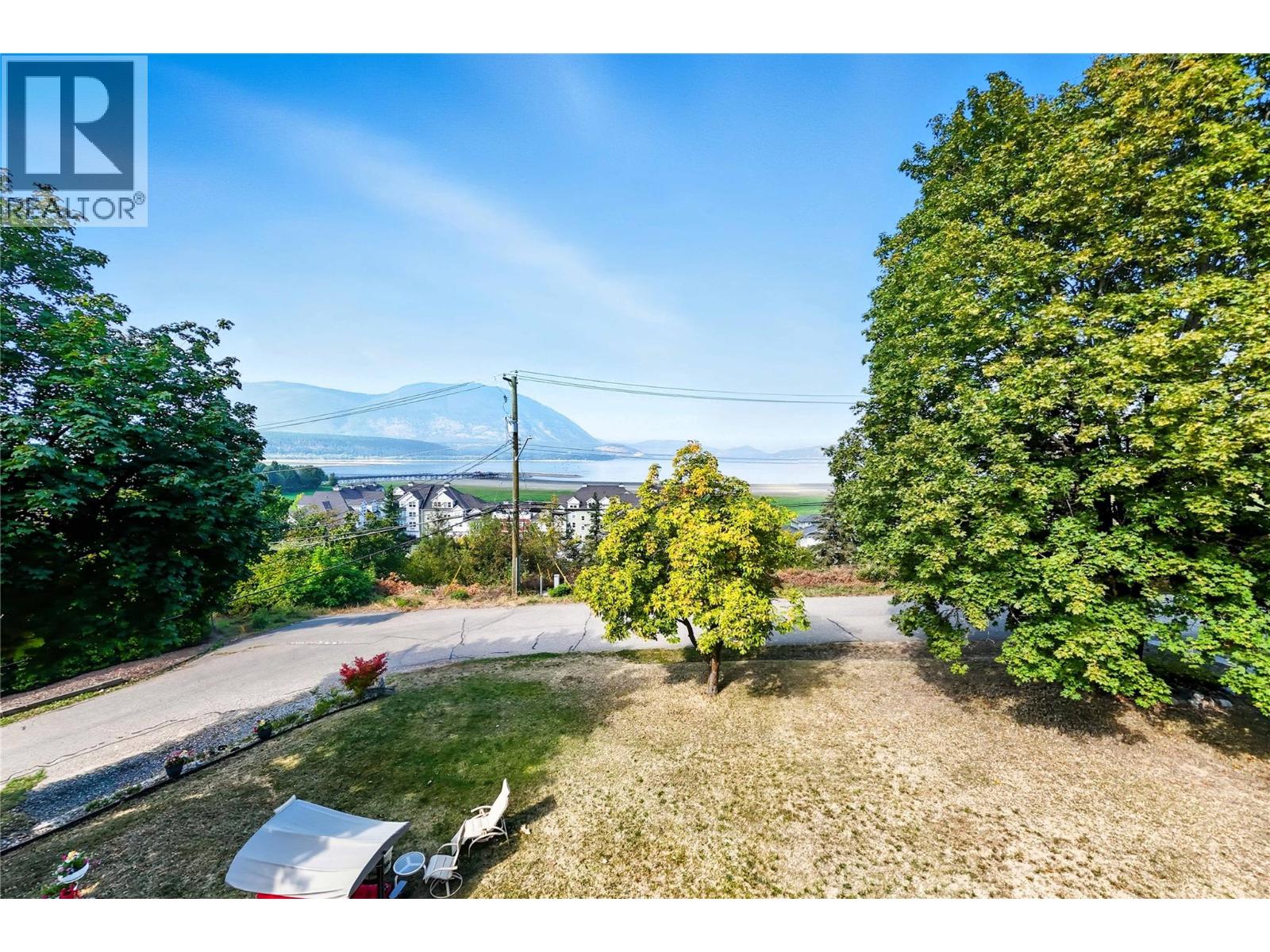 730 9 Avenue Ne, Salmon Arm, British Columbia  V1E 4A1 - Photo 3 - 10400080