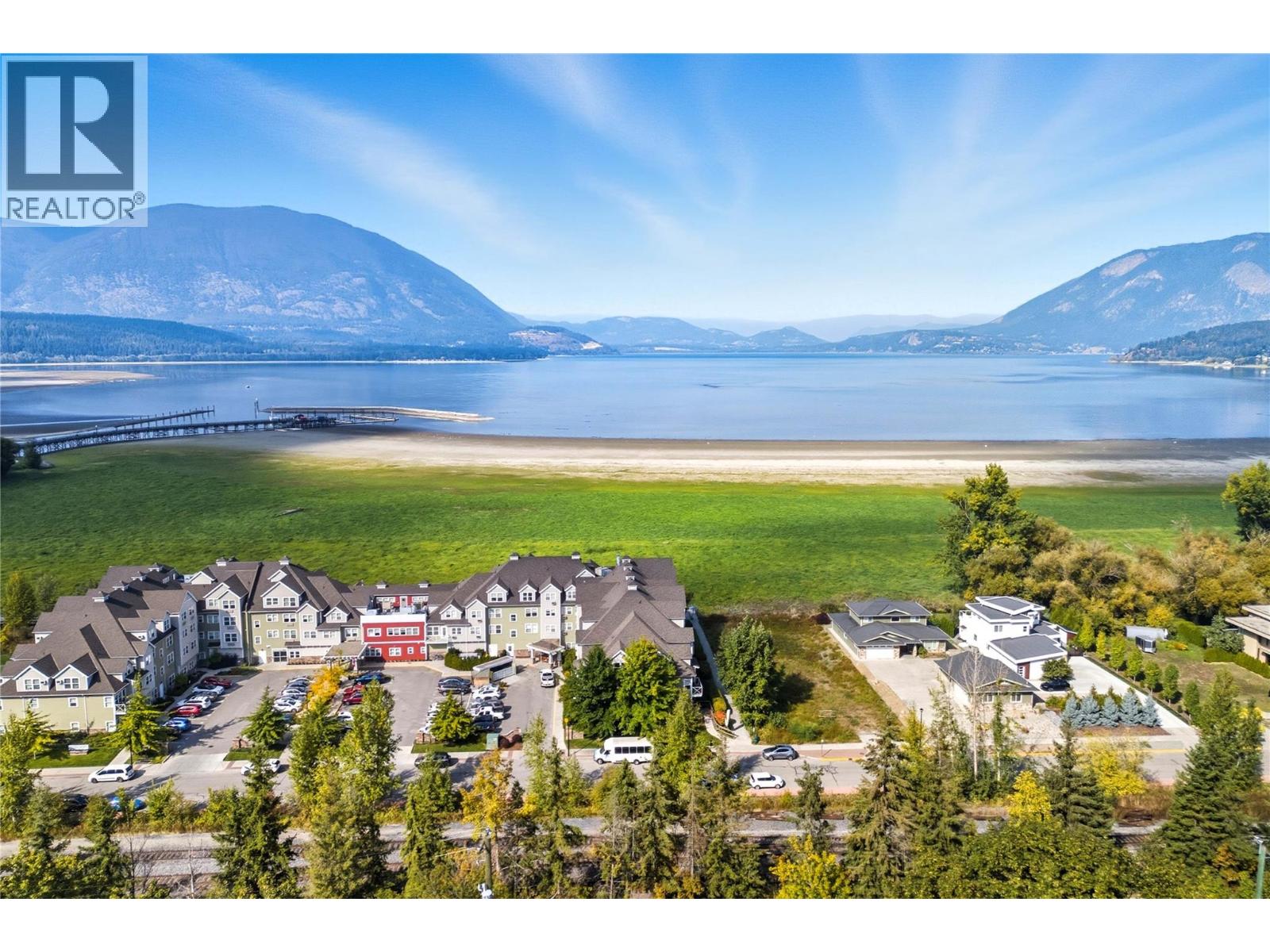 730 9 Avenue Ne, Salmon Arm, British Columbia  V1E 4A1 - Photo 4 - 10400080