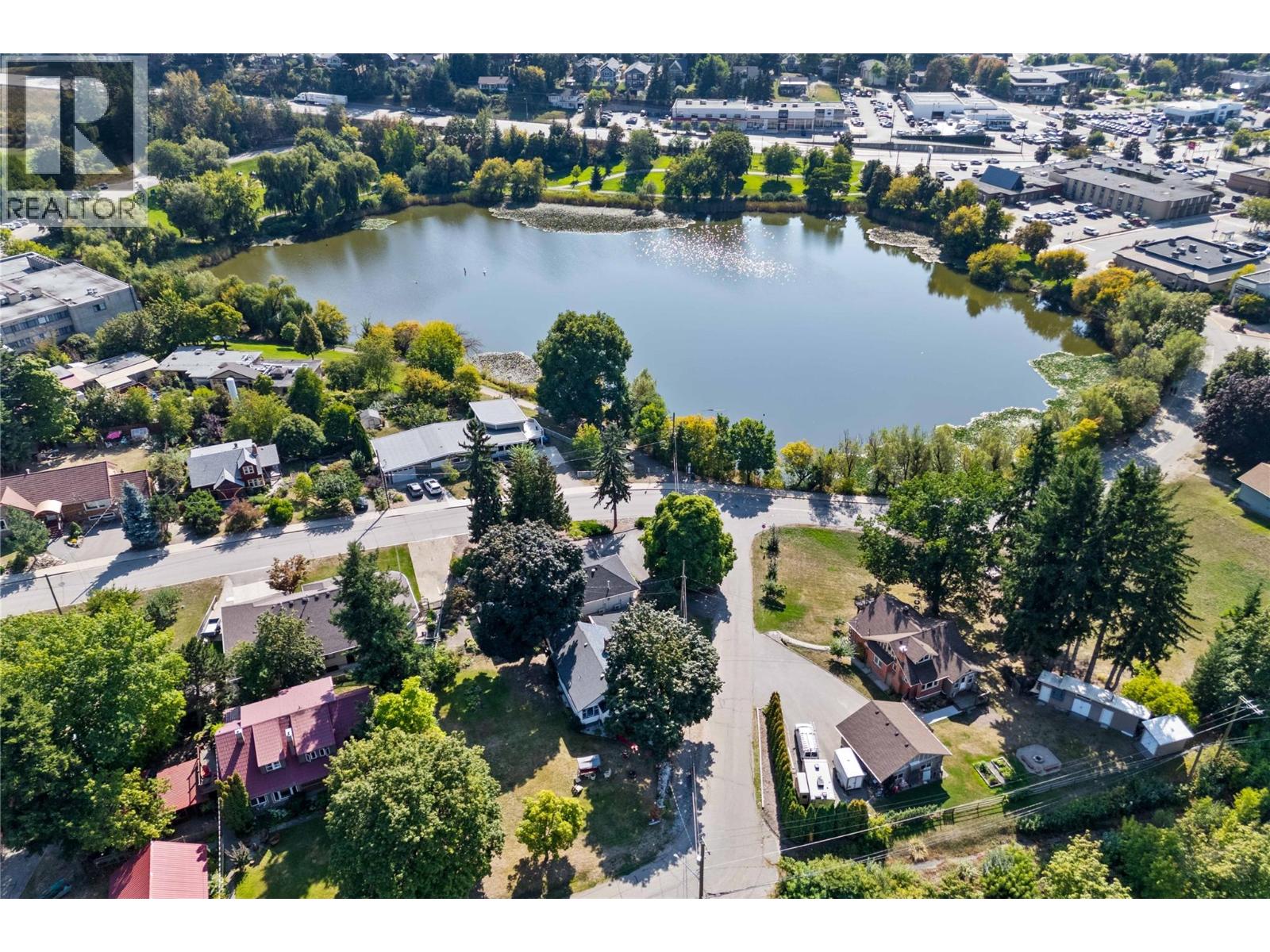 730 9 Avenue Ne, Salmon Arm, British Columbia  V1E 4A1 - Photo 6 - 10400080