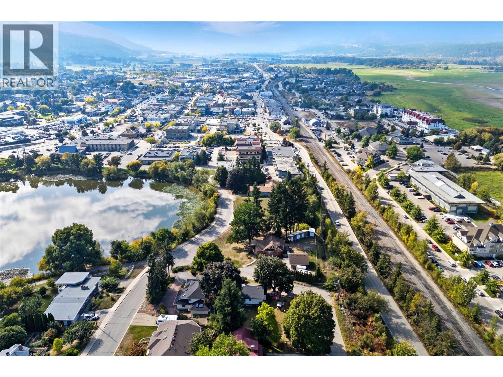 730 9 Avenue Ne, Salmon Arm, British Columbia  V1E 4A1 - Photo 64 - 10400080