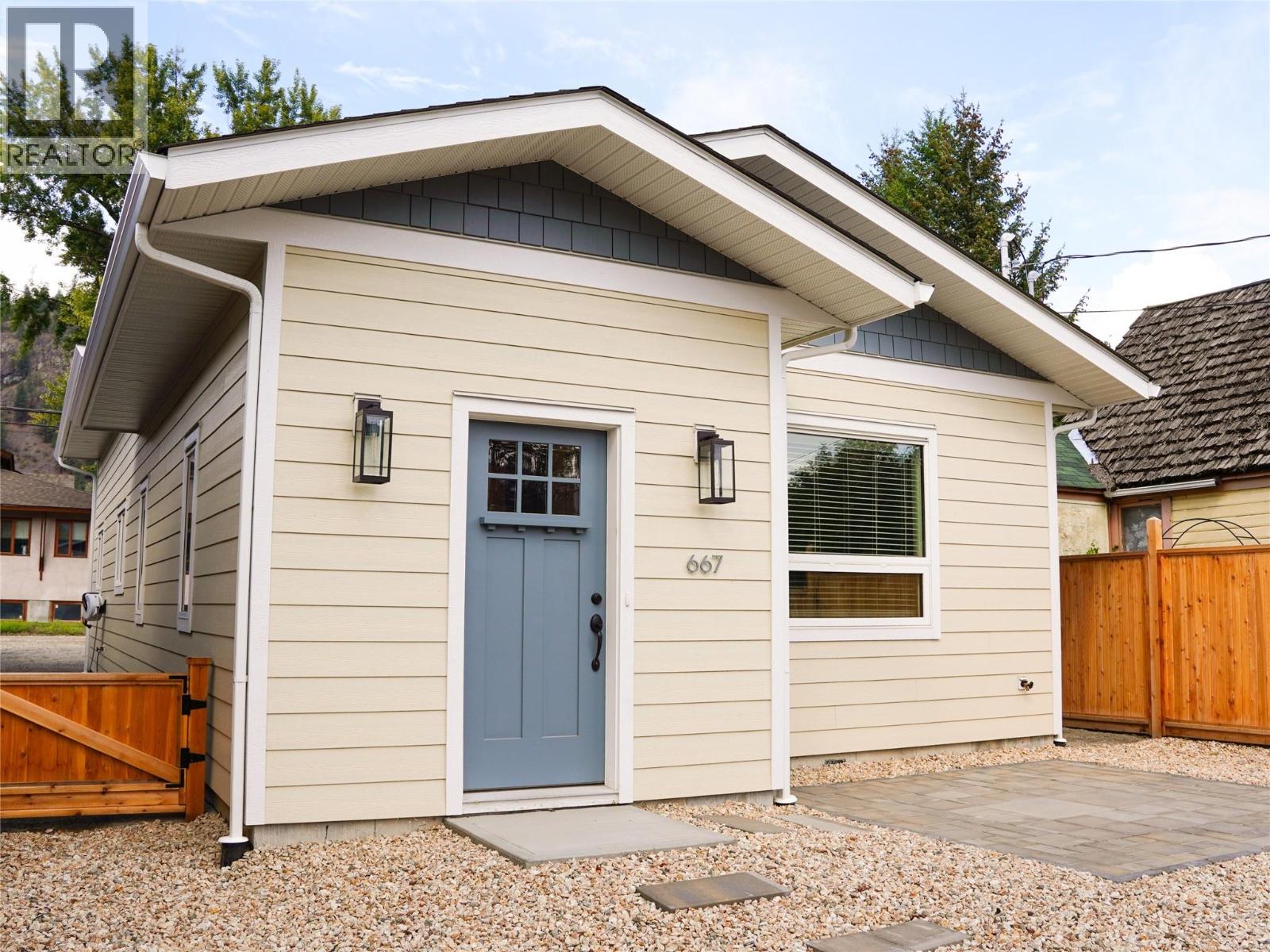 667 72nd Avenue, Grand Forks, British Columbia  V0H 1H0 - Photo 1 - 10399984