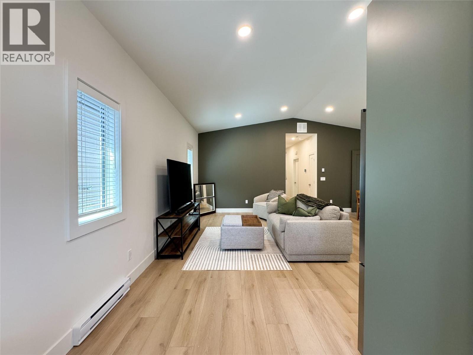 667 72nd Avenue, Grand Forks, British Columbia  V0H 1H0 - Photo 11 - 10399984