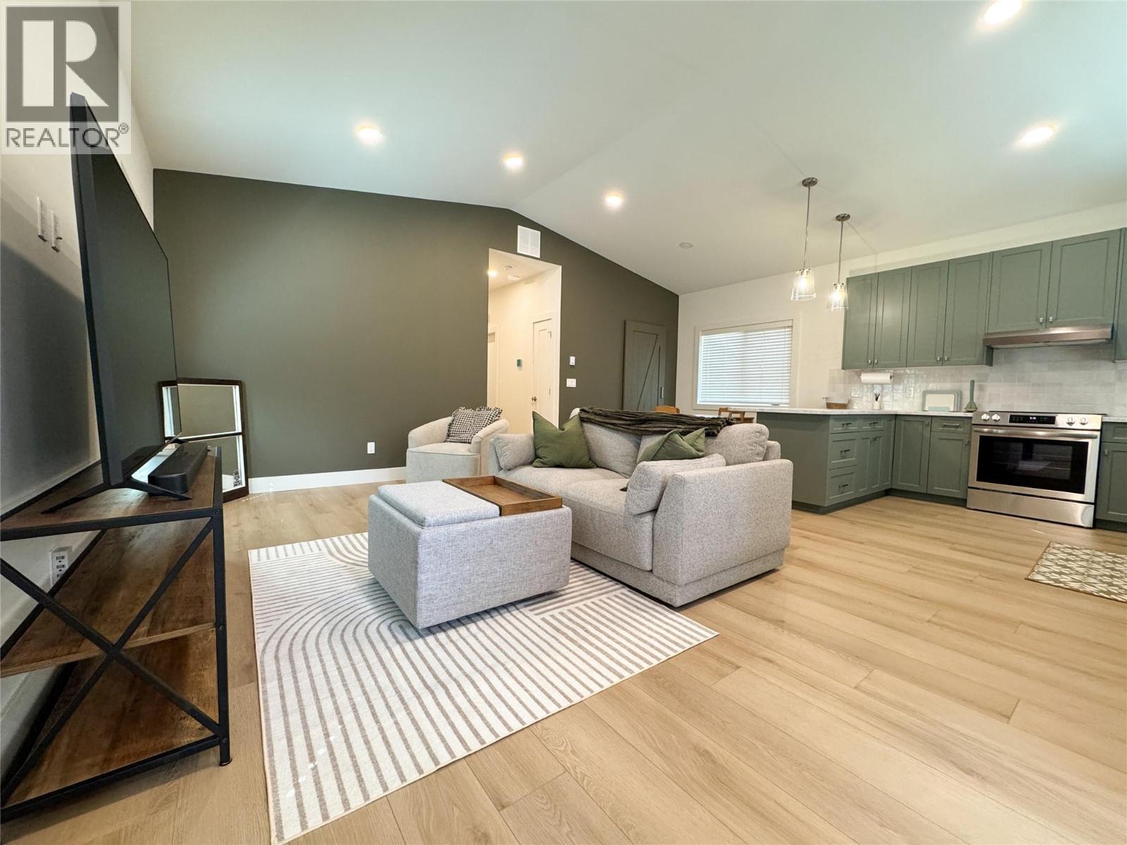 667 72nd Avenue, Grand Forks, British Columbia  V0H 1H0 - Photo 13 - 10399984