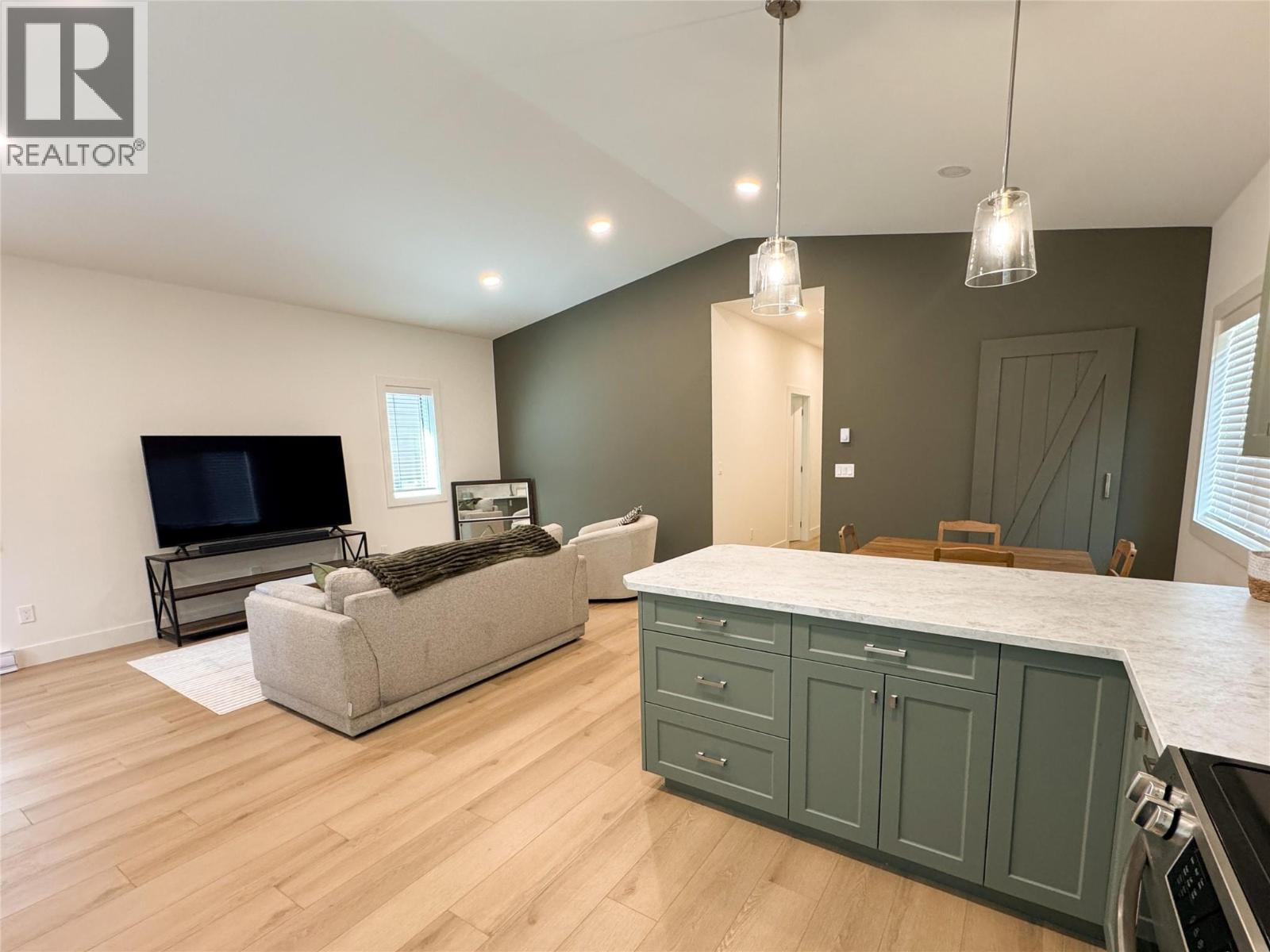 667 72nd Avenue, Grand Forks, British Columbia  V0H 1H0 - Photo 17 - 10399984