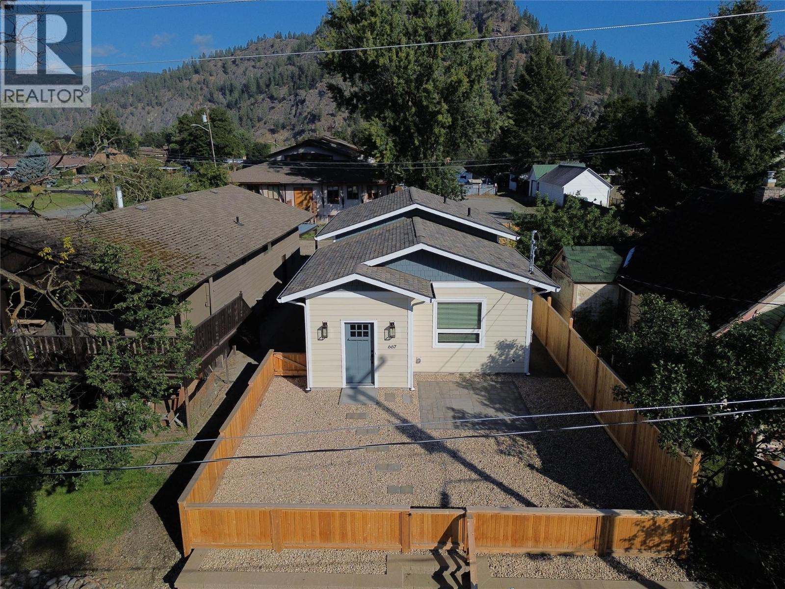 667 72nd Avenue, Grand Forks, British Columbia  V0H 1H0 - Photo 3 - 10399984