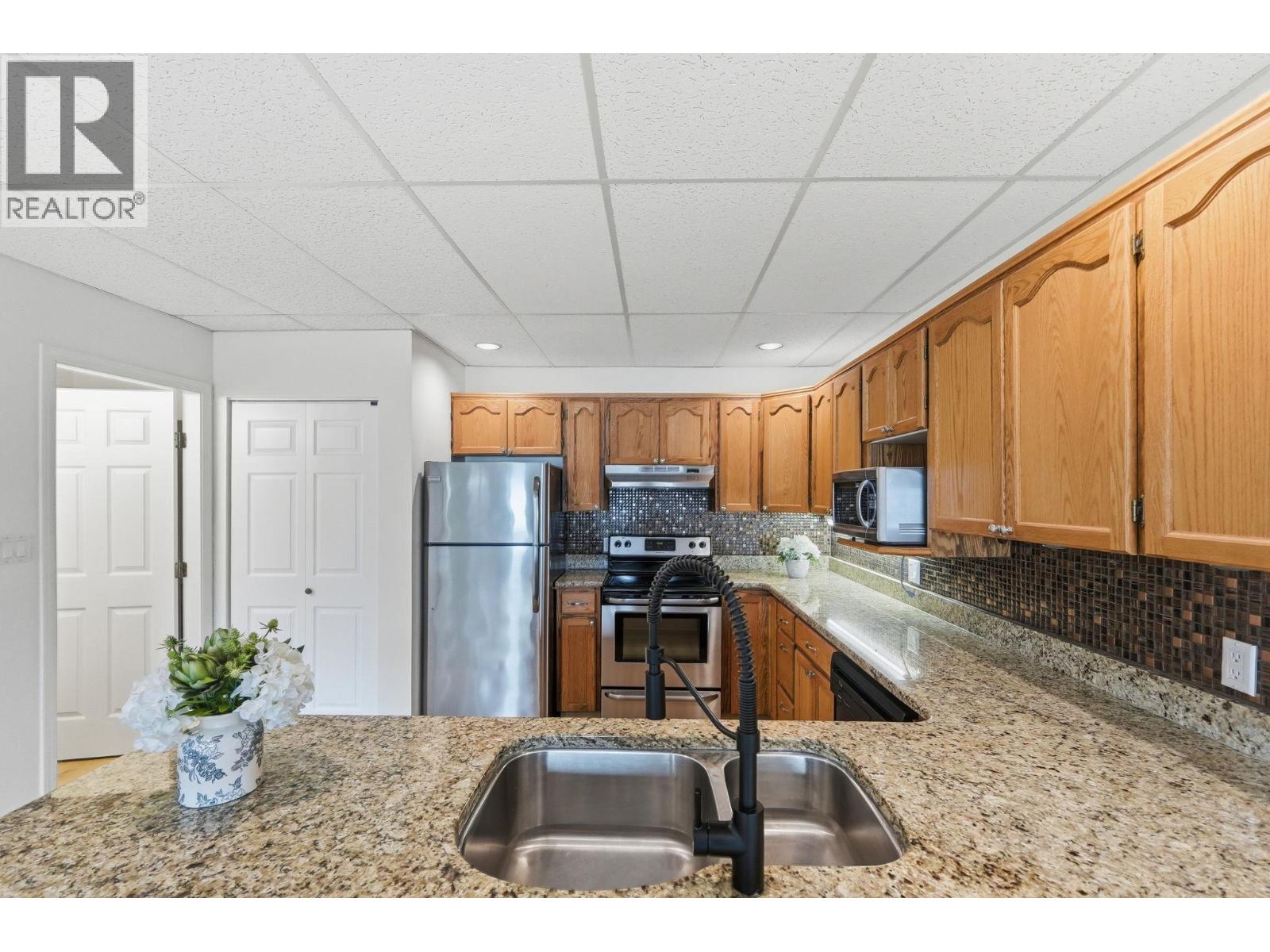 3610 Eagle Bay Road Unit# D, Eagle Bay, British Columbia  V0E 1T0 - Photo 10 - 10400217