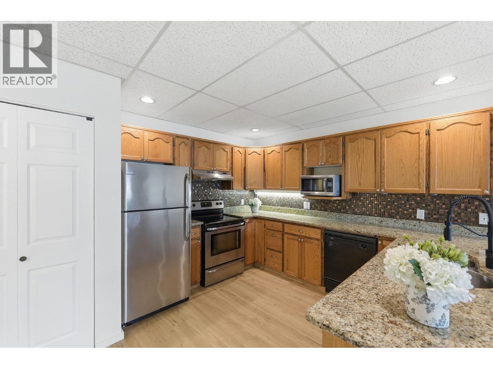3610 Eagle Bay Road Unit# D, Eagle Bay, British Columbia  V0E 1T0 - Photo 9 - 10400217