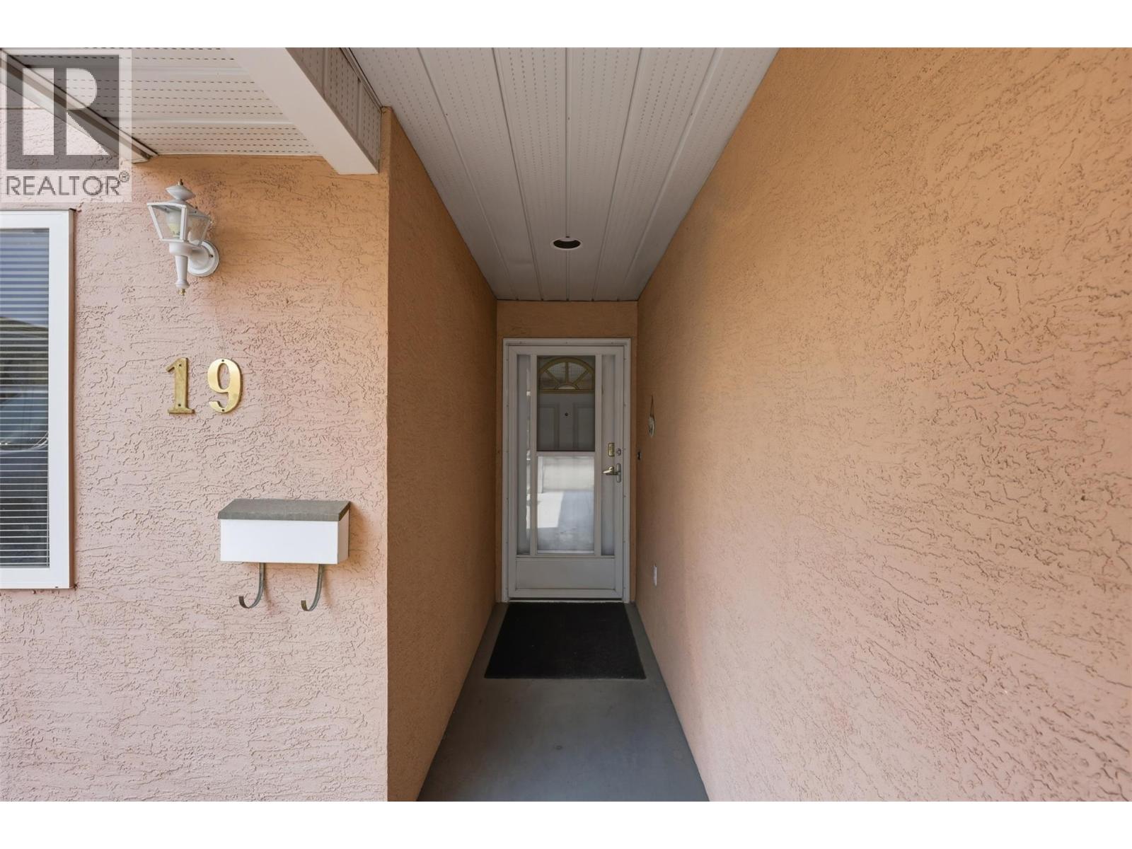 1285 14th Street Unit# 19, Kamloops, British Columbia  V2B 8K9 - Photo 2 - 10400198