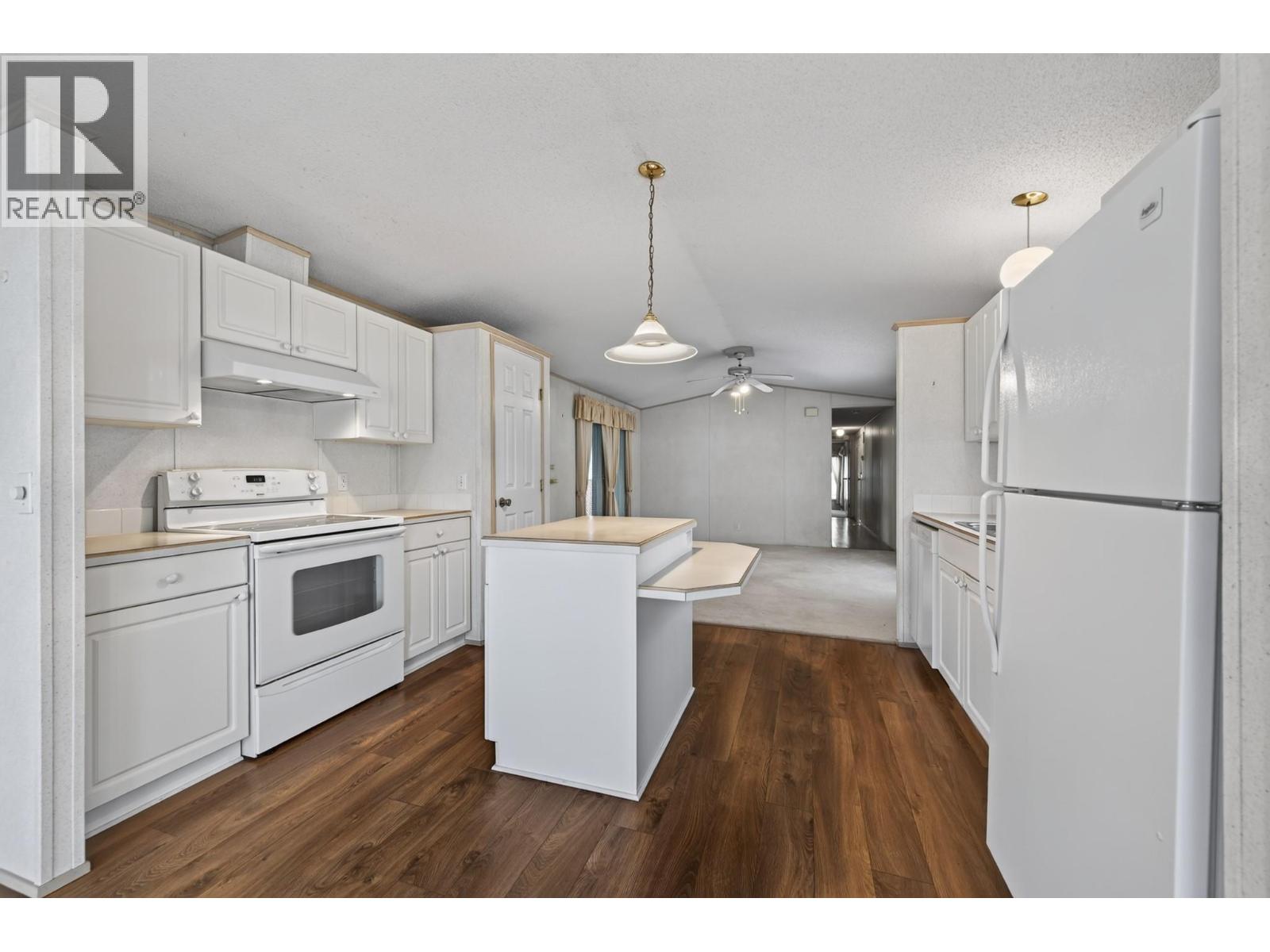 2400 Oakdale Way Unit# 71, Kamloops, British Columbia  V2B 6W7 - Photo 8 - 10400203