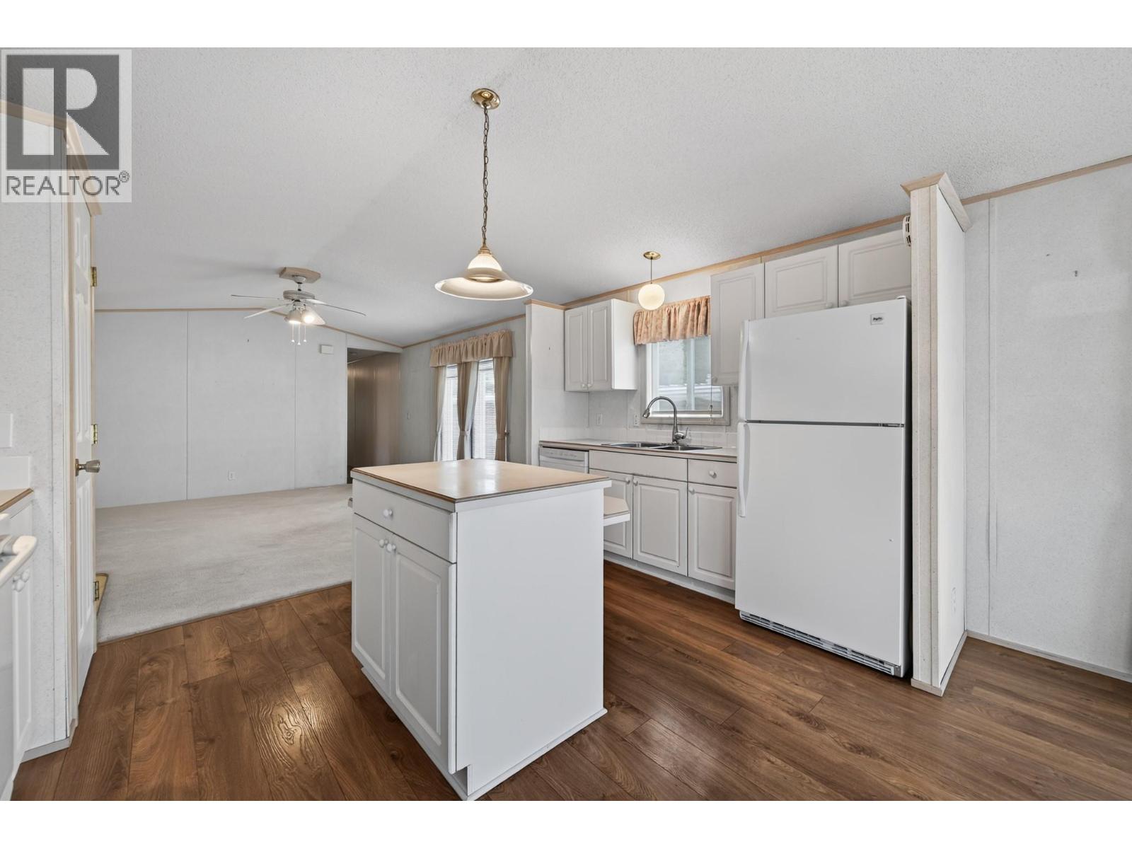 2400 Oakdale Way Unit# 71, Kamloops, British Columbia  V2B 6W7 - Photo 9 - 10400203