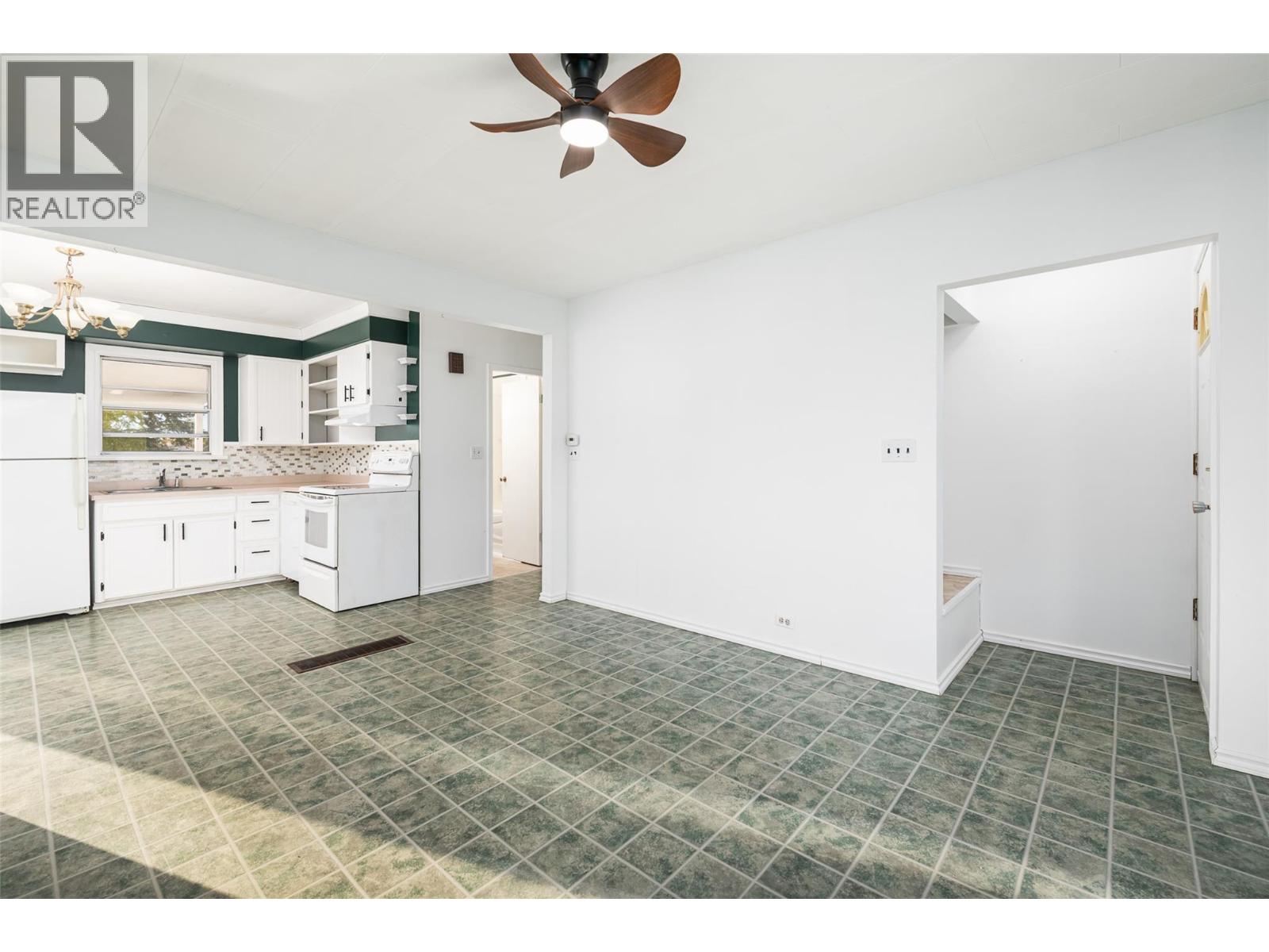 519 20th Avenue S, Creston, British Columbia  V0B 1G5 - Photo 9 - 10399957