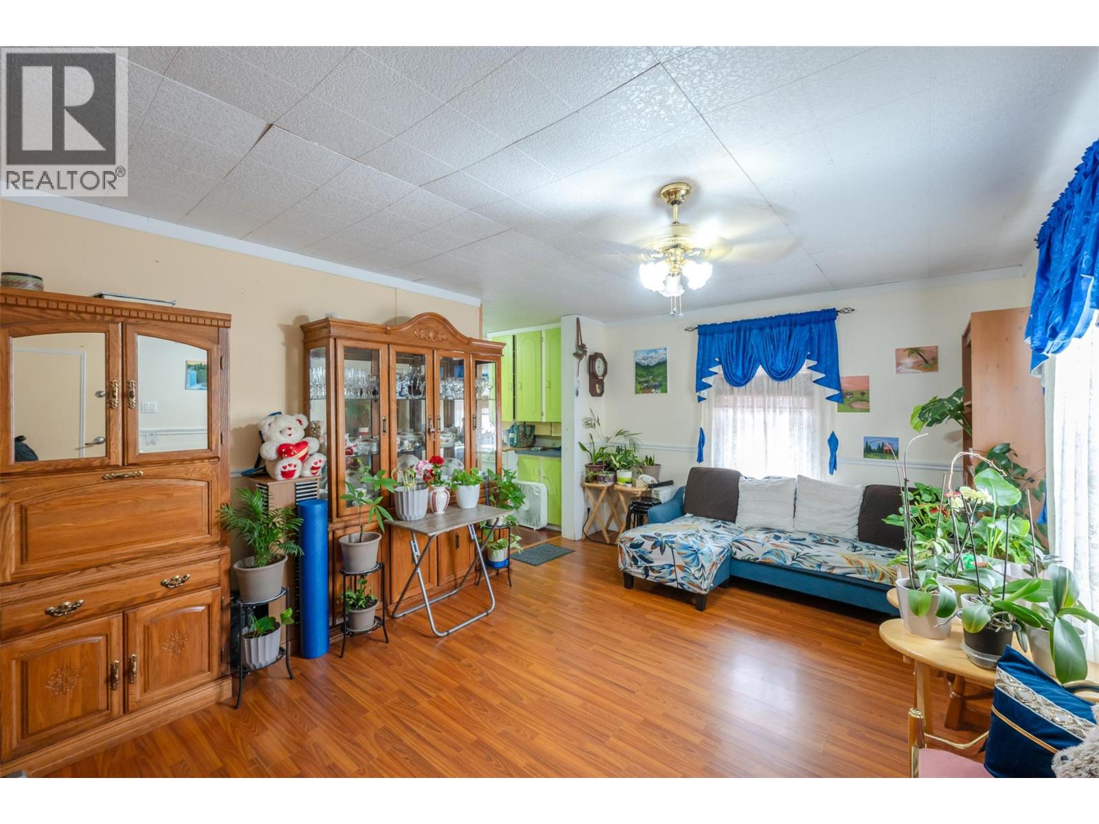 219 Hastings Avenue, Penticton, British Columbia  V2A 2V5 - Photo 2 - 10400209