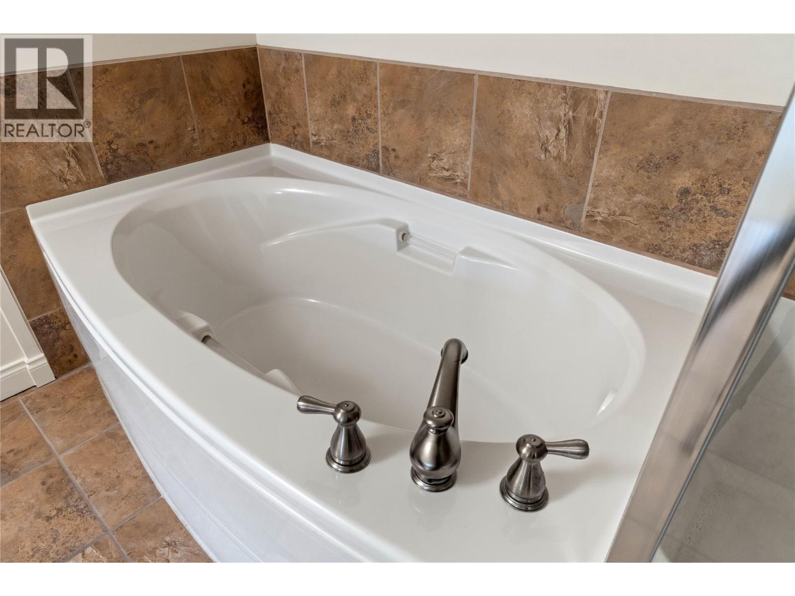 1390 Hillside Drive Unit# 305, Kamloops, British Columbia  V2E 0A6 - Photo 17 - 10400073