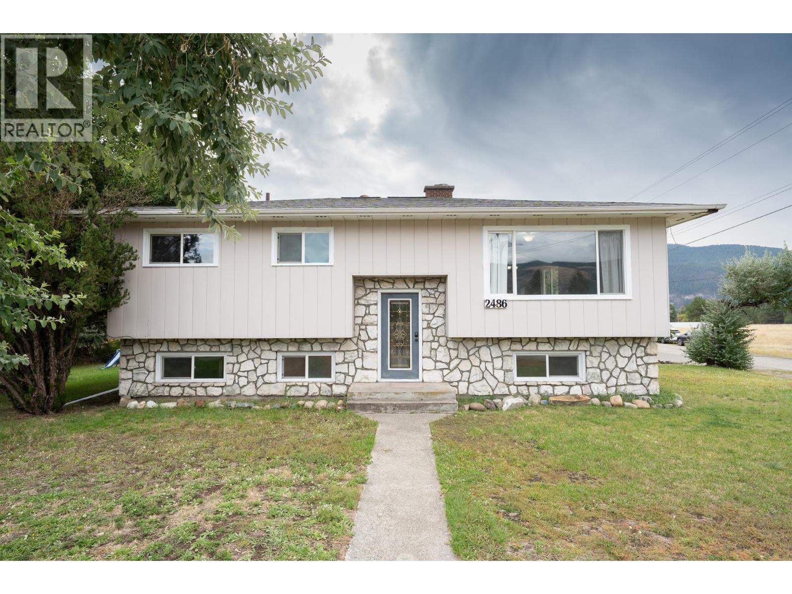 2486 Central Avenue, Grand Forks, British Columbia  V0H 1H0 - Photo 1 - 10400210