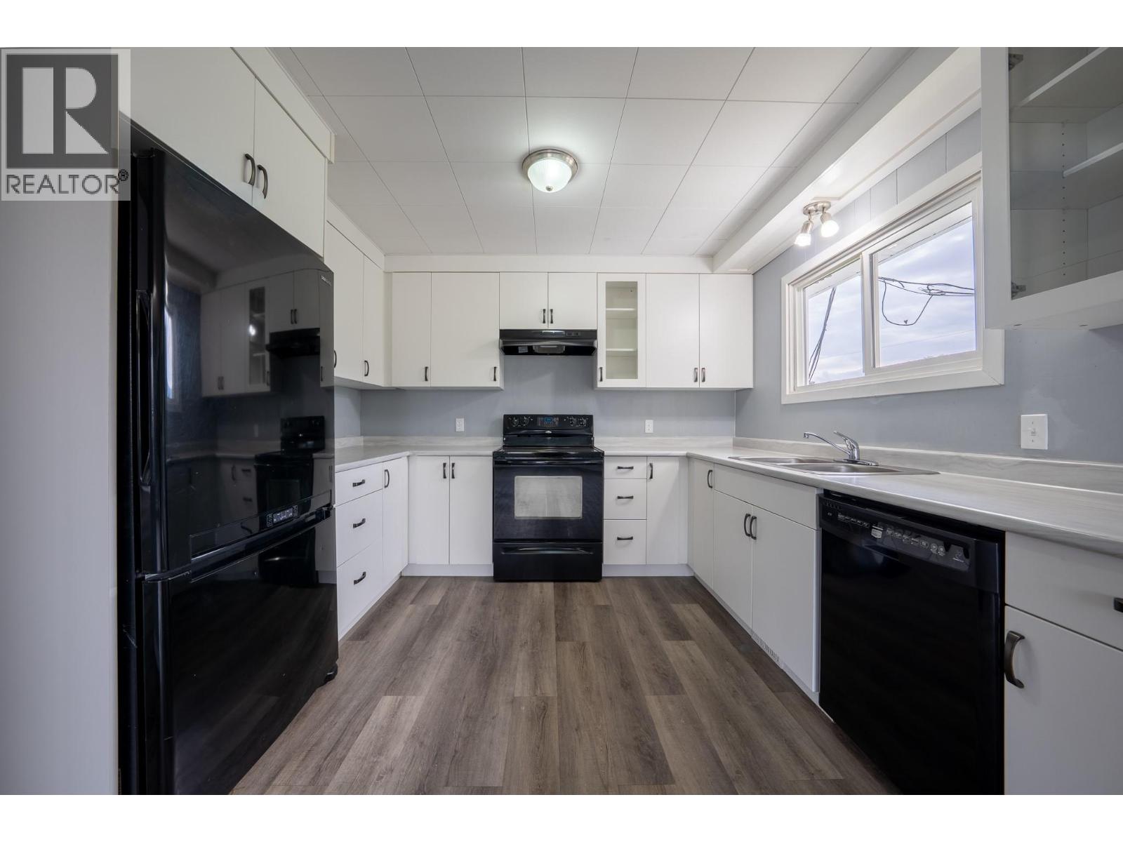 2486 Central Avenue, Grand Forks, British Columbia  V0H 1H0 - Photo 13 - 10400210