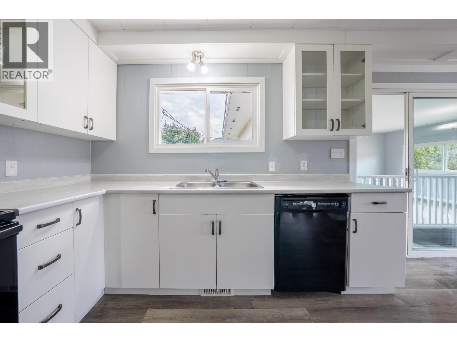 2486 Central Avenue, Grand Forks, British Columbia  V0H 1H0 - Photo 14 - 10400210