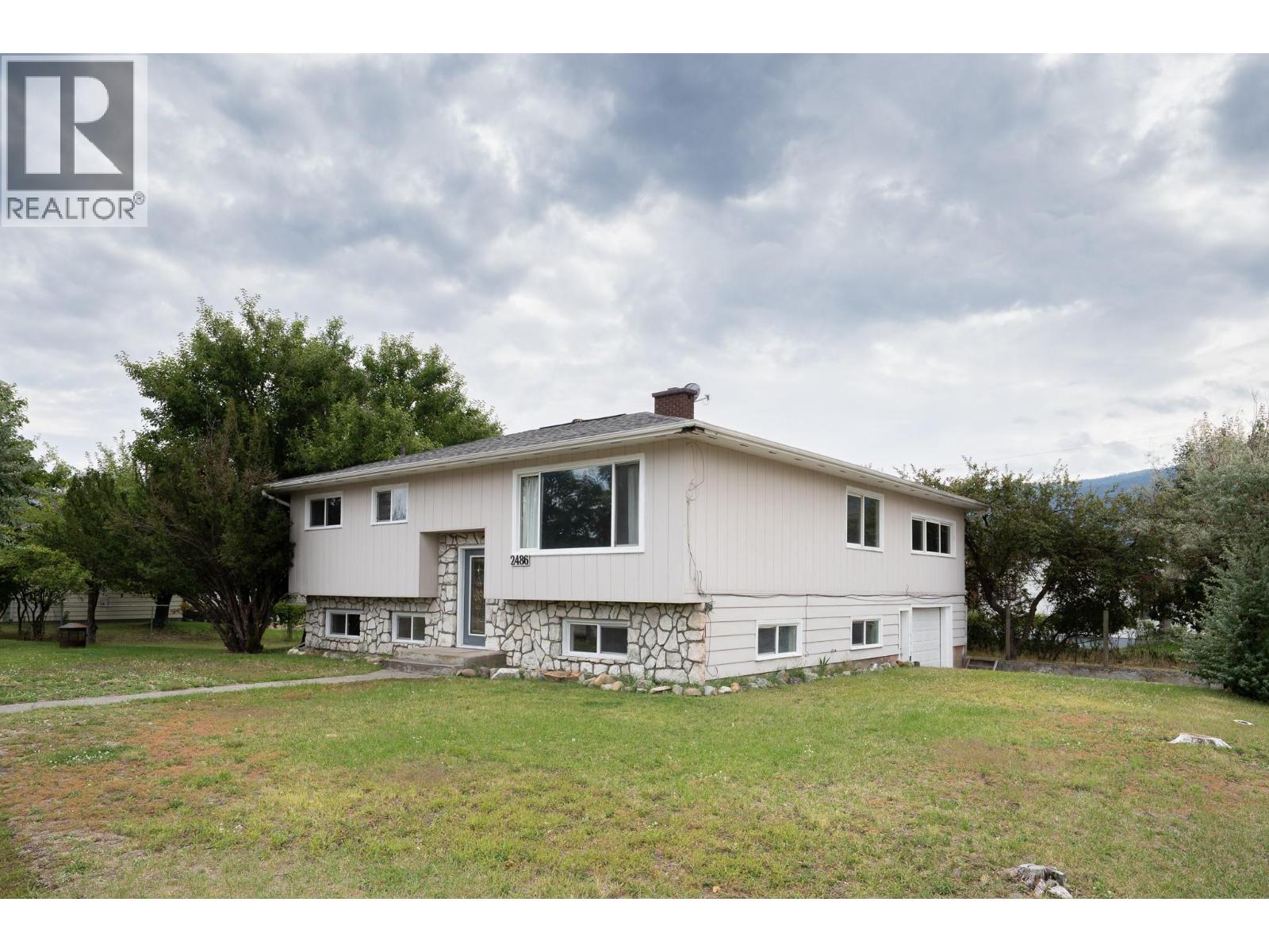 2486 Central Avenue, Grand Forks, British Columbia  V0H 1H0 - Photo 2 - 10400210