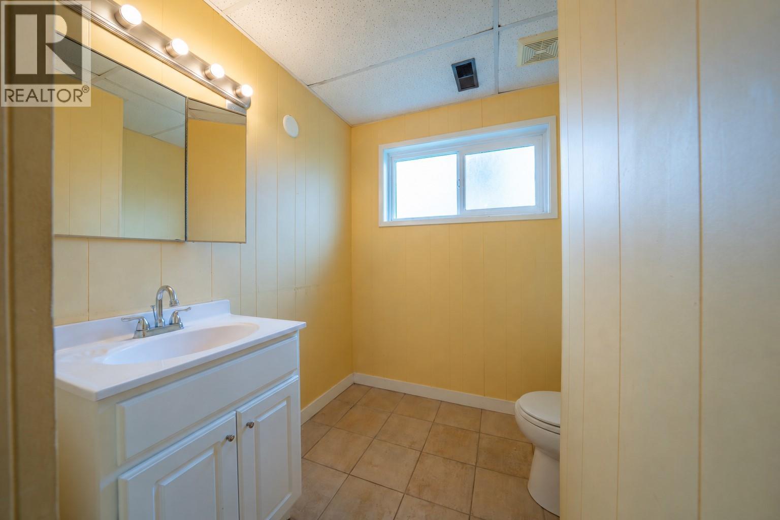 2486 Central Avenue, Grand Forks, British Columbia  V0H 1H0 - Photo 27 - 10400210