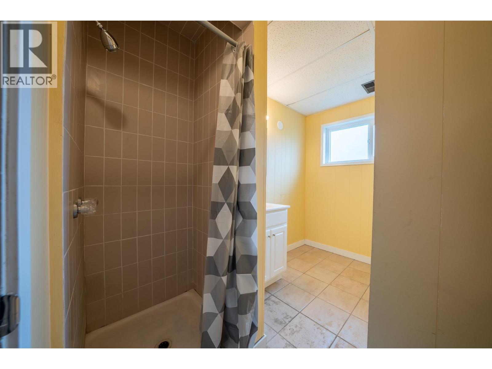 2486 Central Avenue, Grand Forks, British Columbia  V0H 1H0 - Photo 28 - 10400210