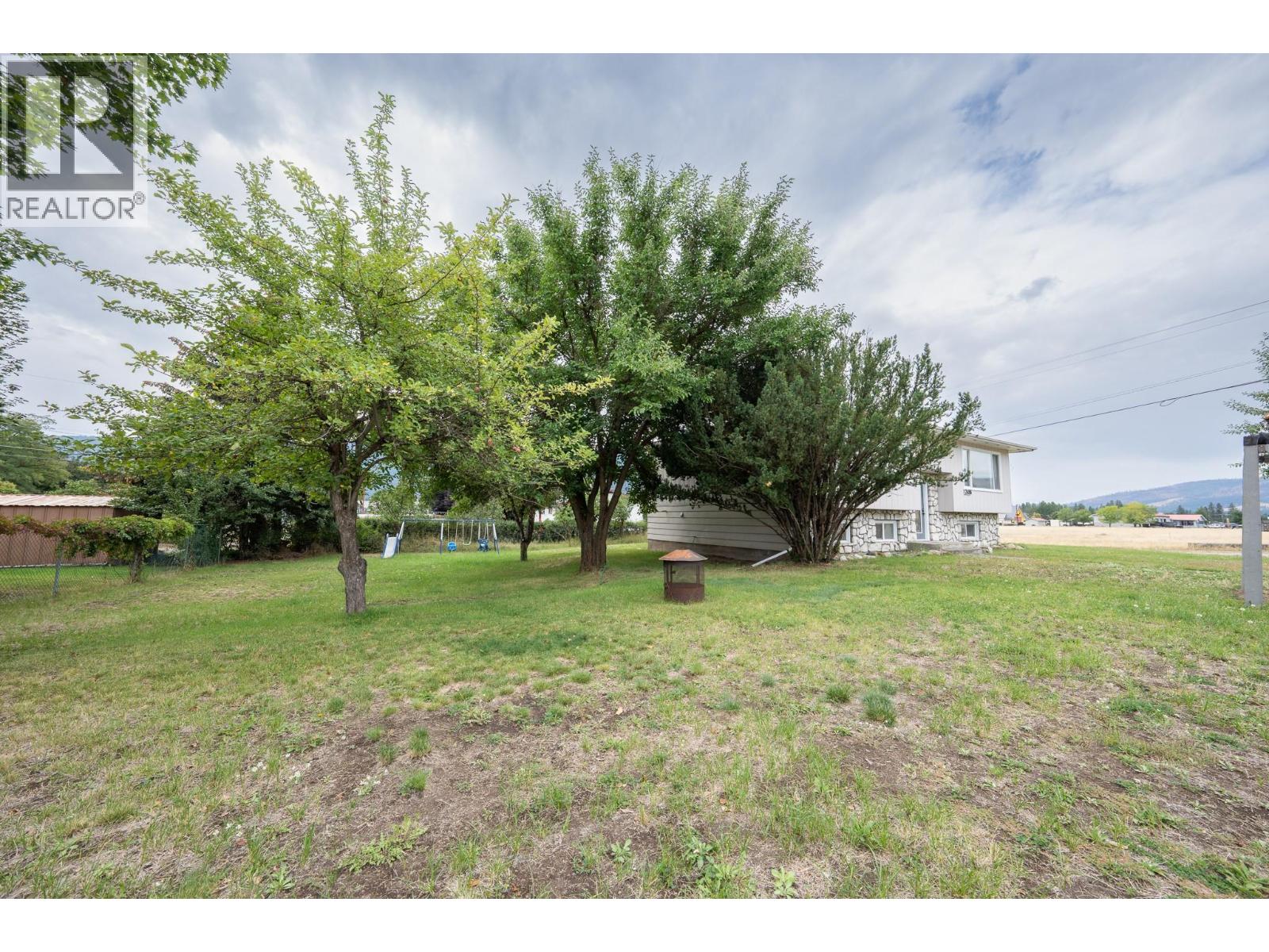 2486 Central Avenue, Grand Forks, British Columbia  V0H 1H0 - Photo 36 - 10400210