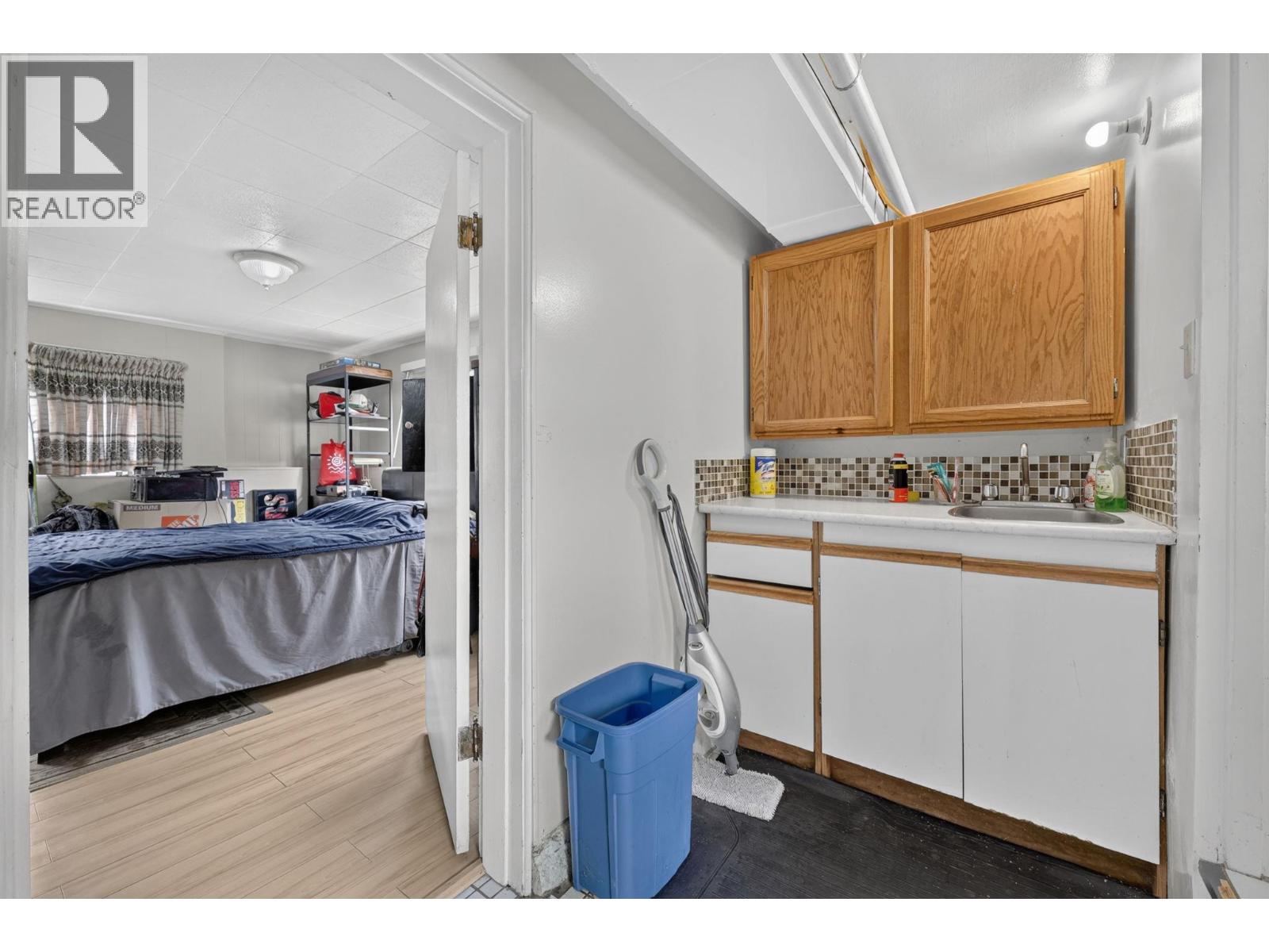 471 Cadder Avenue, Kelowna, British Columbia  v1y 5n2 - Photo 24 - 10400034