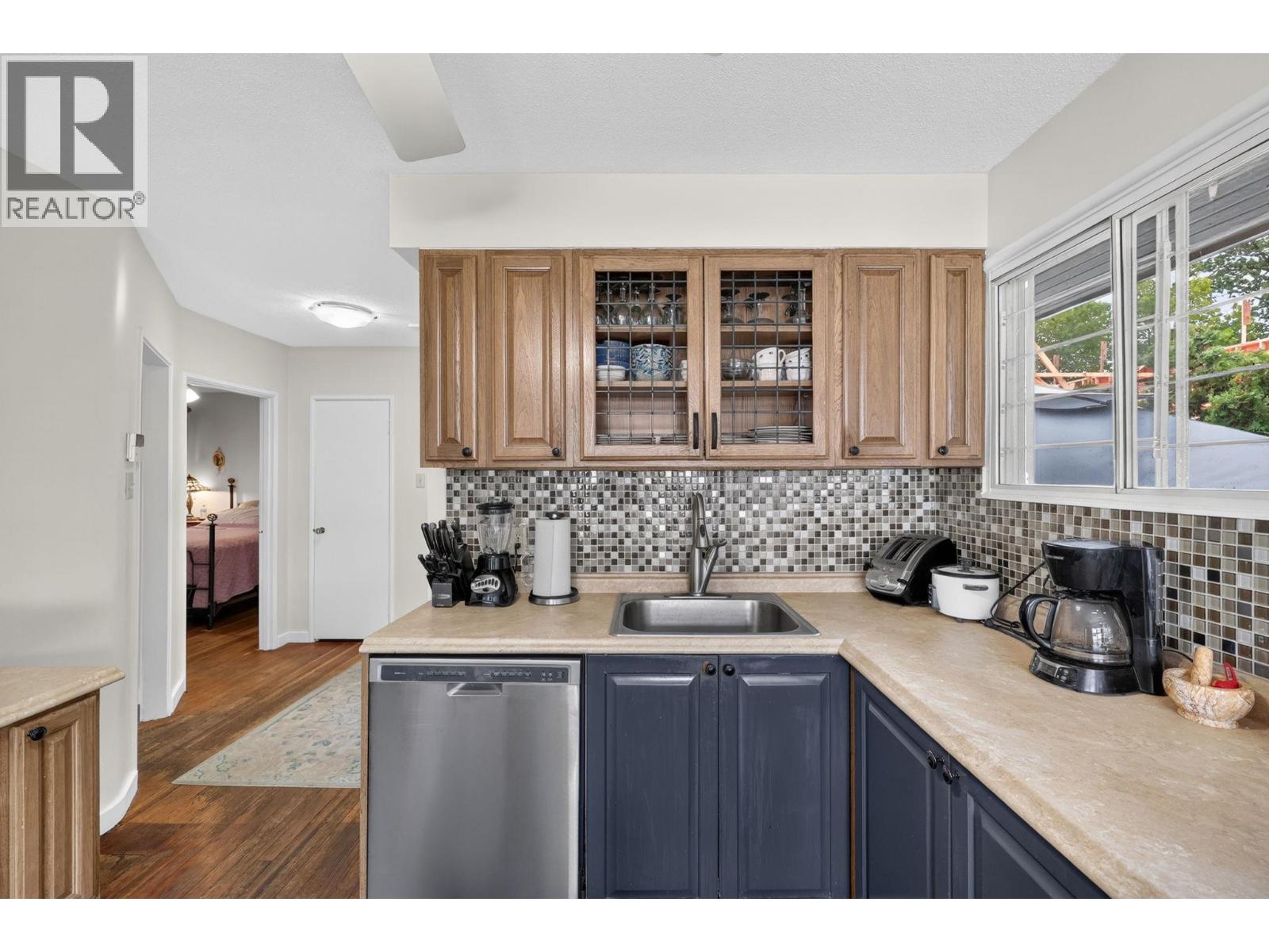 471 Cadder Avenue, Kelowna, British Columbia  v1y 5n2 - Photo 9 - 10400034