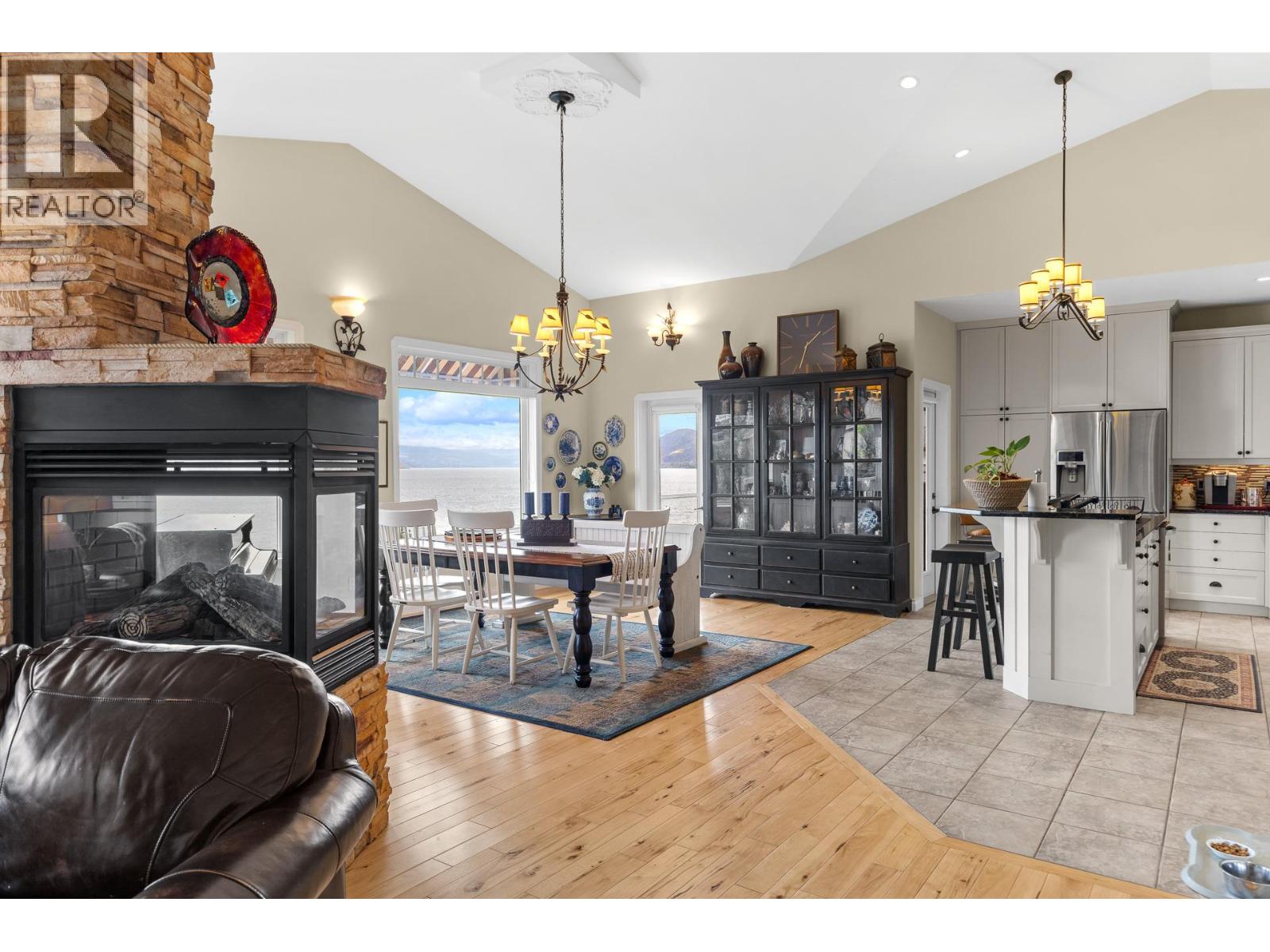 6447 Renfrew Road, Peachland, British Columbia  V0H 1X7 - Photo 10 - 10400250