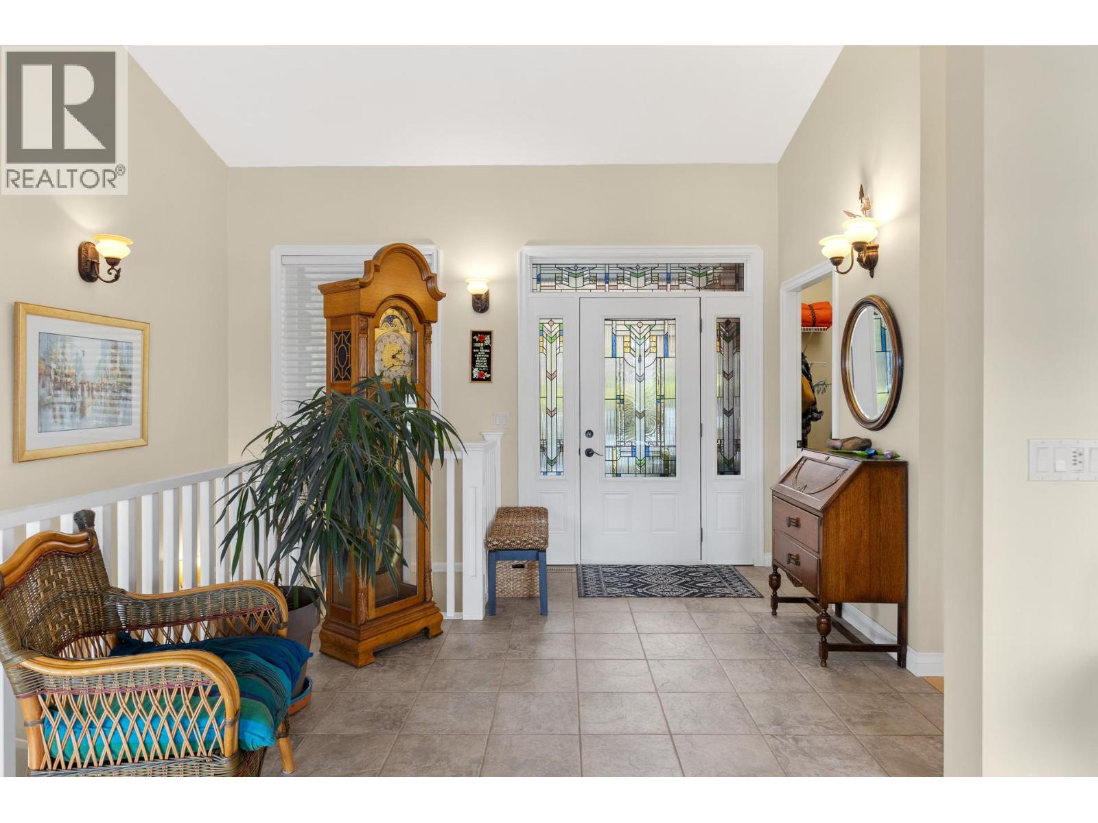 6447 Renfrew Road, Peachland, British Columbia  V0H 1X7 - Photo 3 - 10400250
