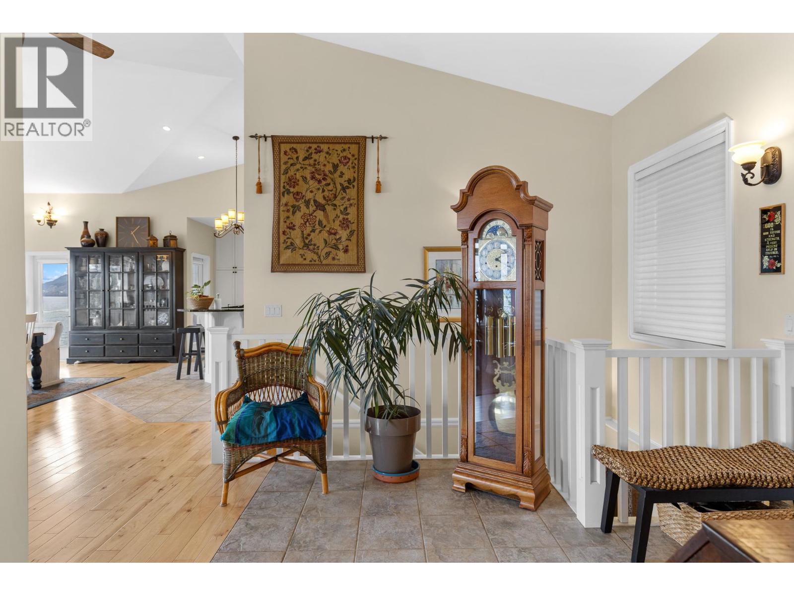 6447 Renfrew Road, Peachland, British Columbia  V0H 1X7 - Photo 5 - 10400250