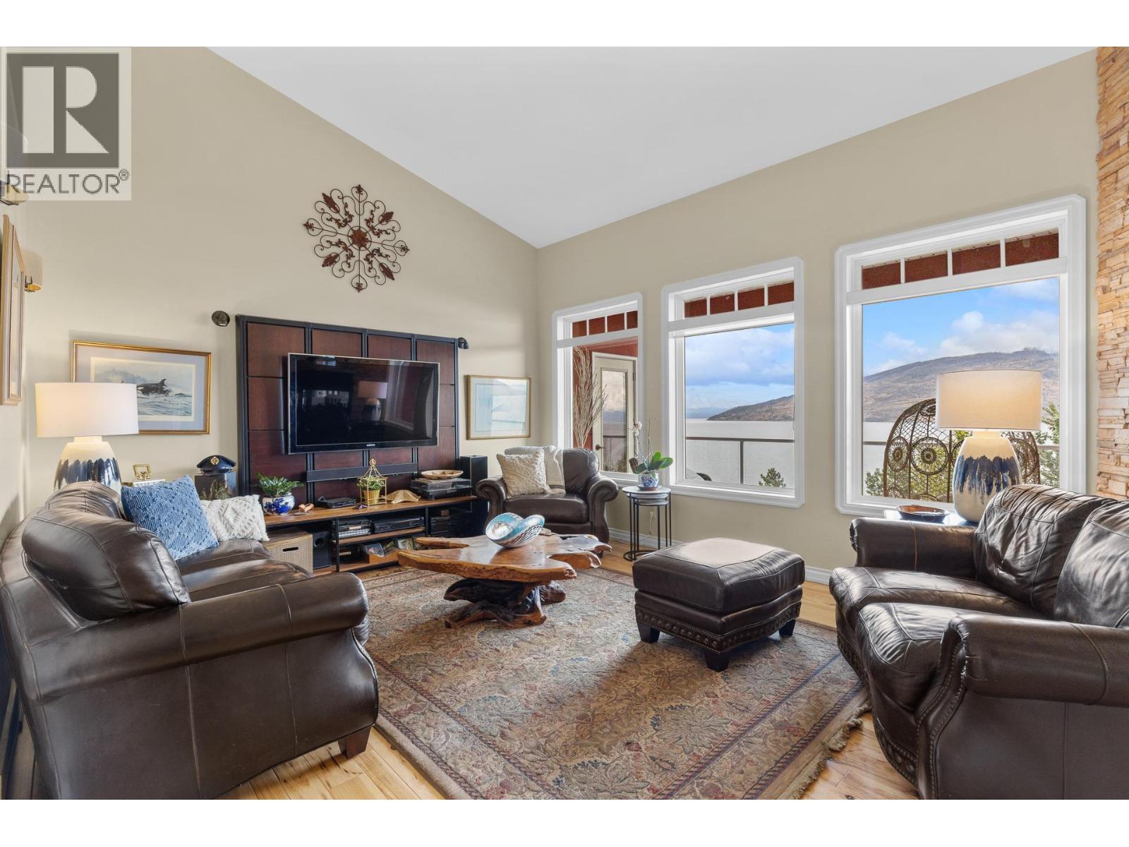 6447 Renfrew Road, Peachland, British Columbia  V0H 1X7 - Photo 6 - 10400250