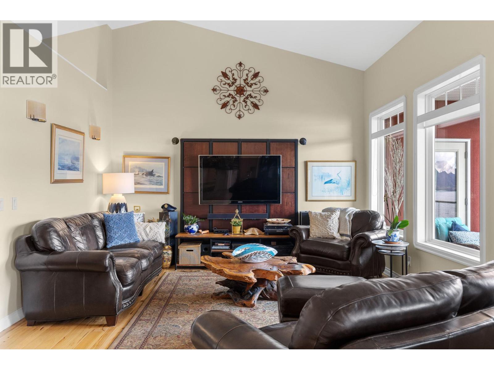 6447 Renfrew Road, Peachland, British Columbia  V0H 1X7 - Photo 7 - 10400250