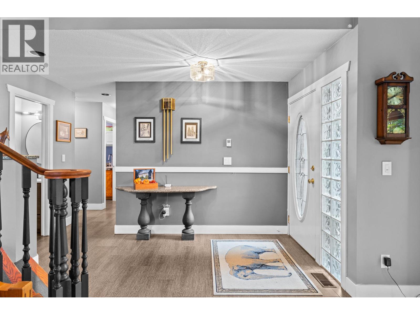 1849 Portland Place, Kelowna, British Columbia  V1V 1P9 - Photo 2 - 10400269