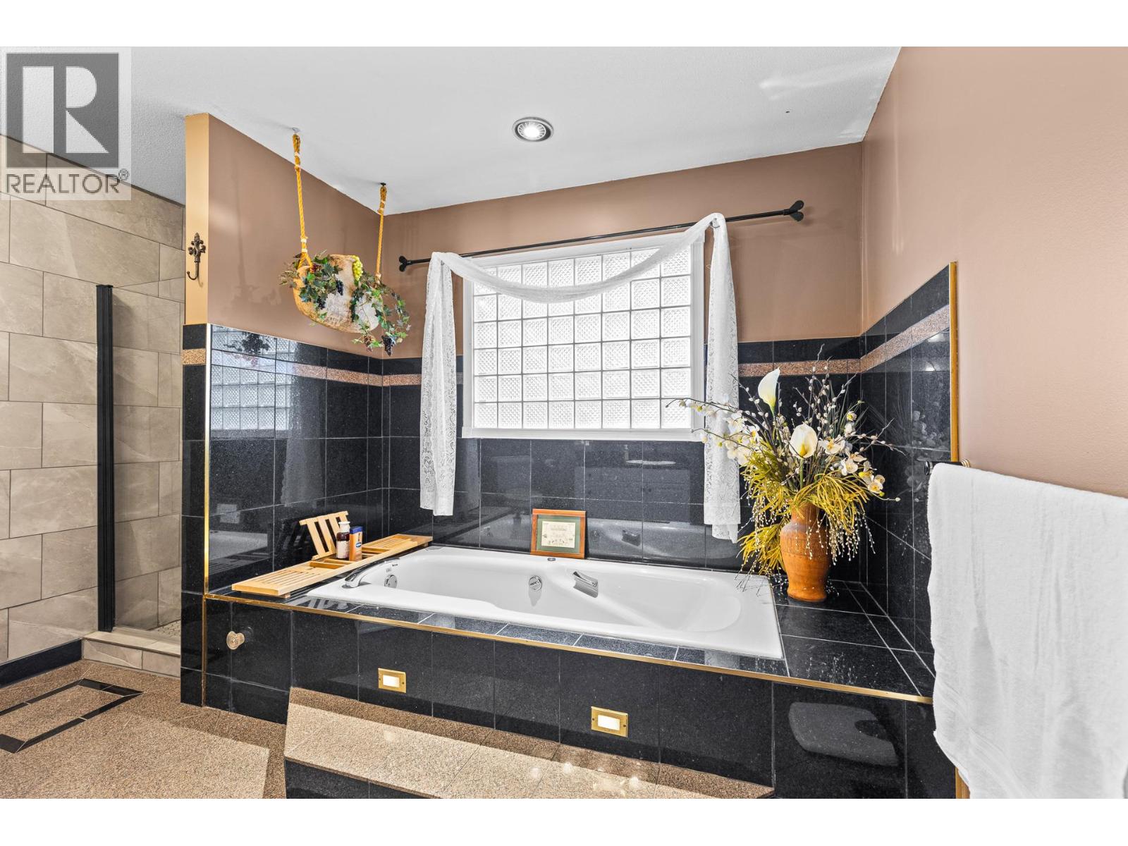 1849 Portland Place, Kelowna, British Columbia  V1V 1P9 - Photo 30 - 10400269