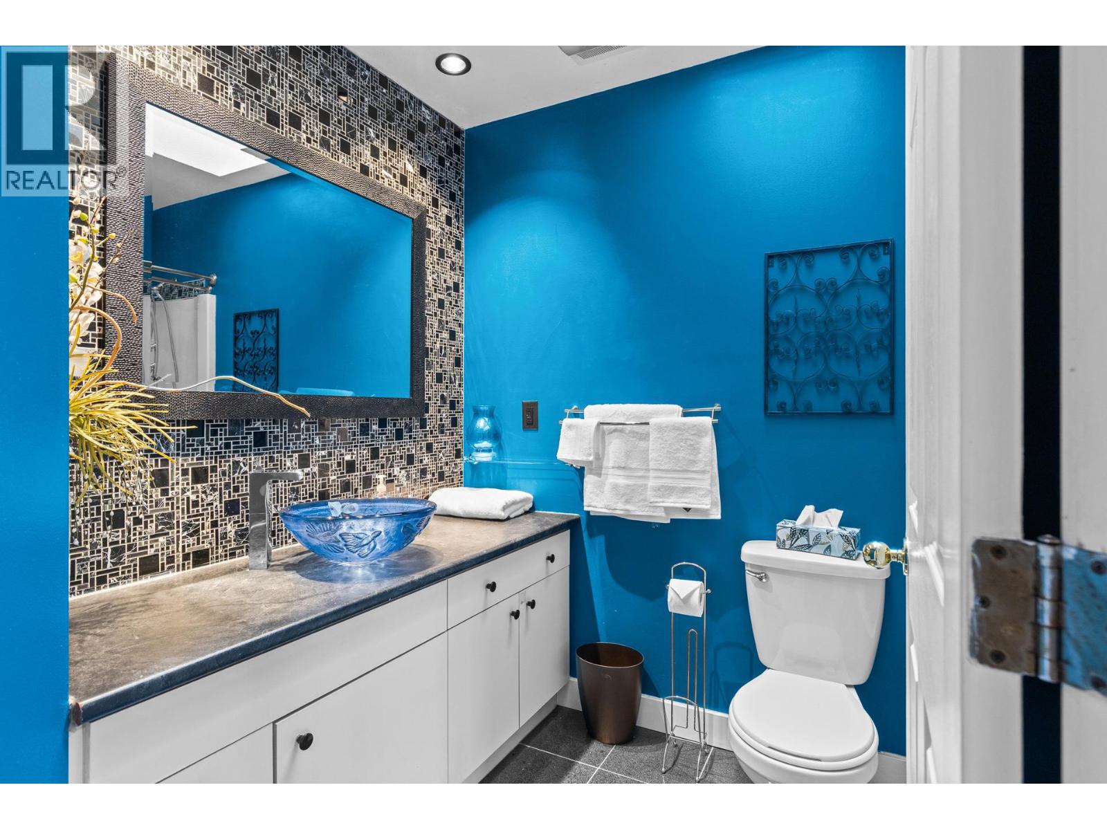 1849 Portland Place, Kelowna, British Columbia  V1V 1P9 - Photo 34 - 10400269