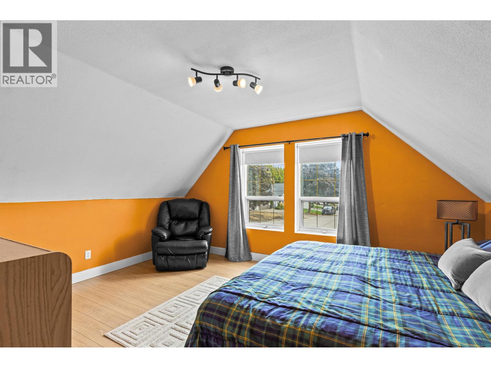 1849 Portland Place, Kelowna, British Columbia  V1V 1P9 - Photo 41 - 10400269