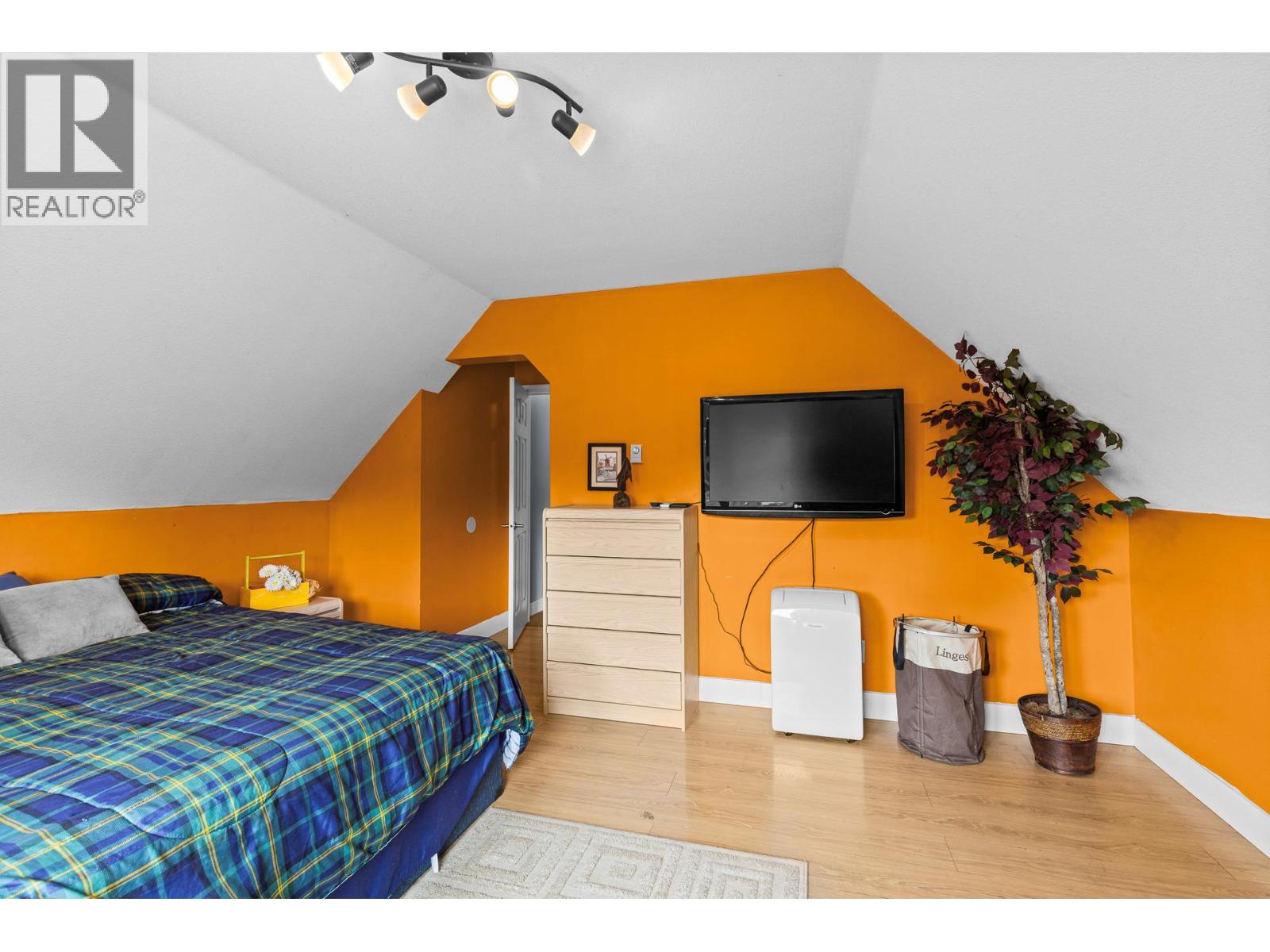 1849 Portland Place, Kelowna, British Columbia  V1V 1P9 - Photo 42 - 10400269