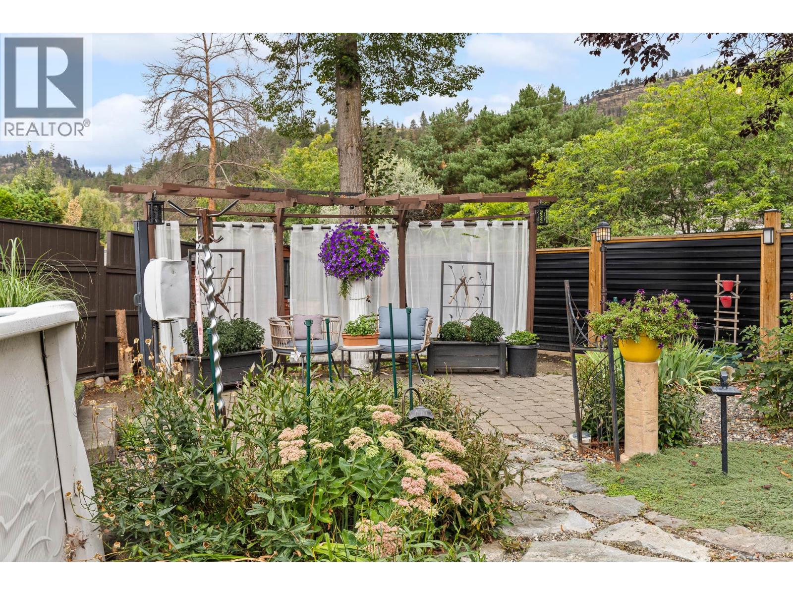 1849 Portland Place, Kelowna, British Columbia  V1V 1P9 - Photo 51 - 10400269