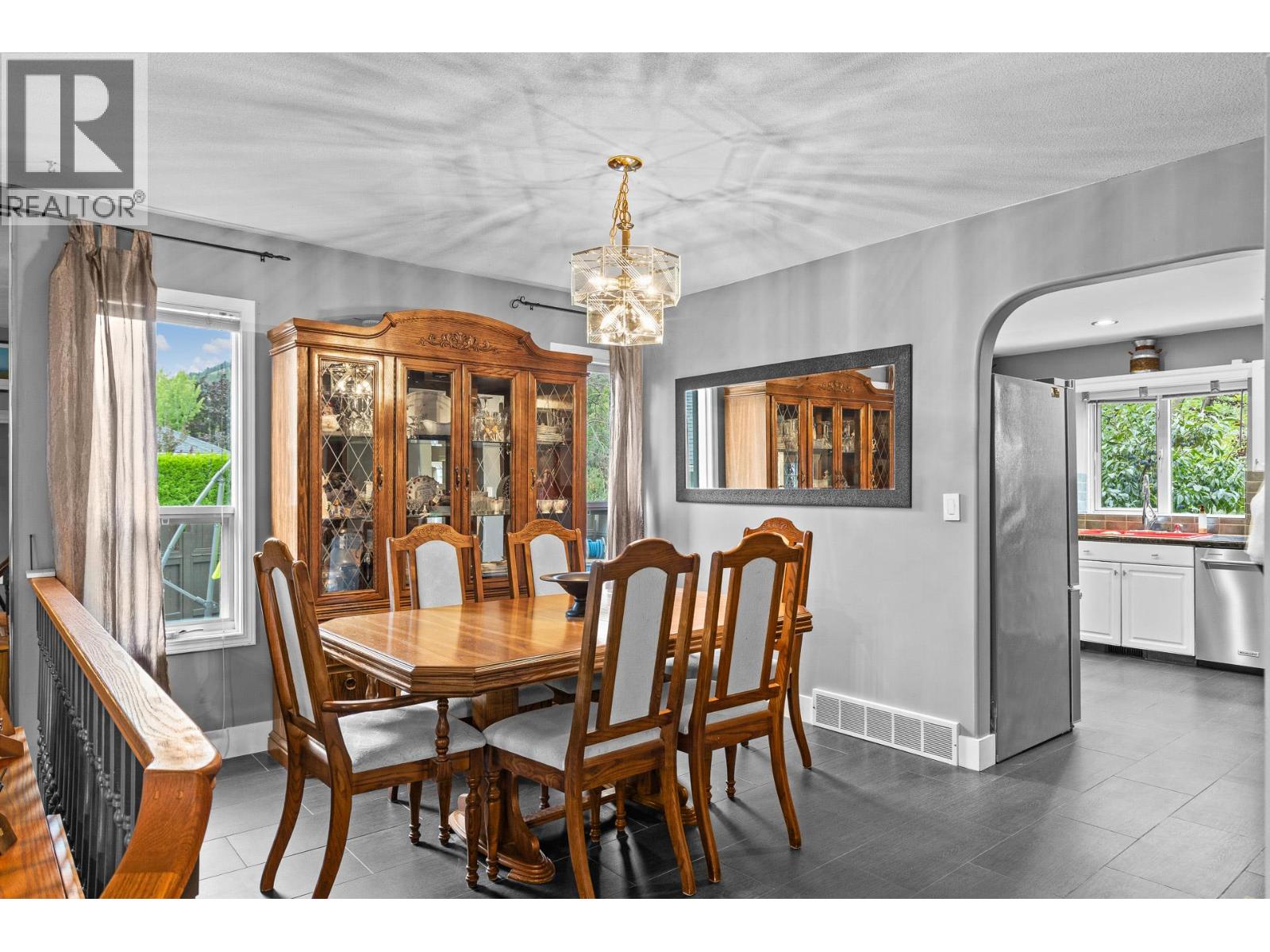 1849 Portland Place, Kelowna, British Columbia  V1V 1P9 - Photo 8 - 10400269