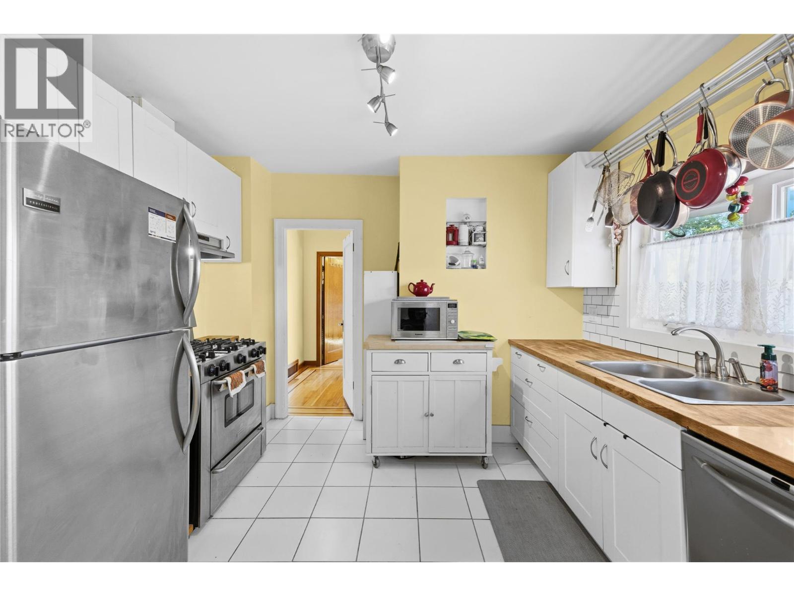 549 Edmonton Avenue, Penticton, British Columbia  V2A 2H1 - Photo 5 - 10400249