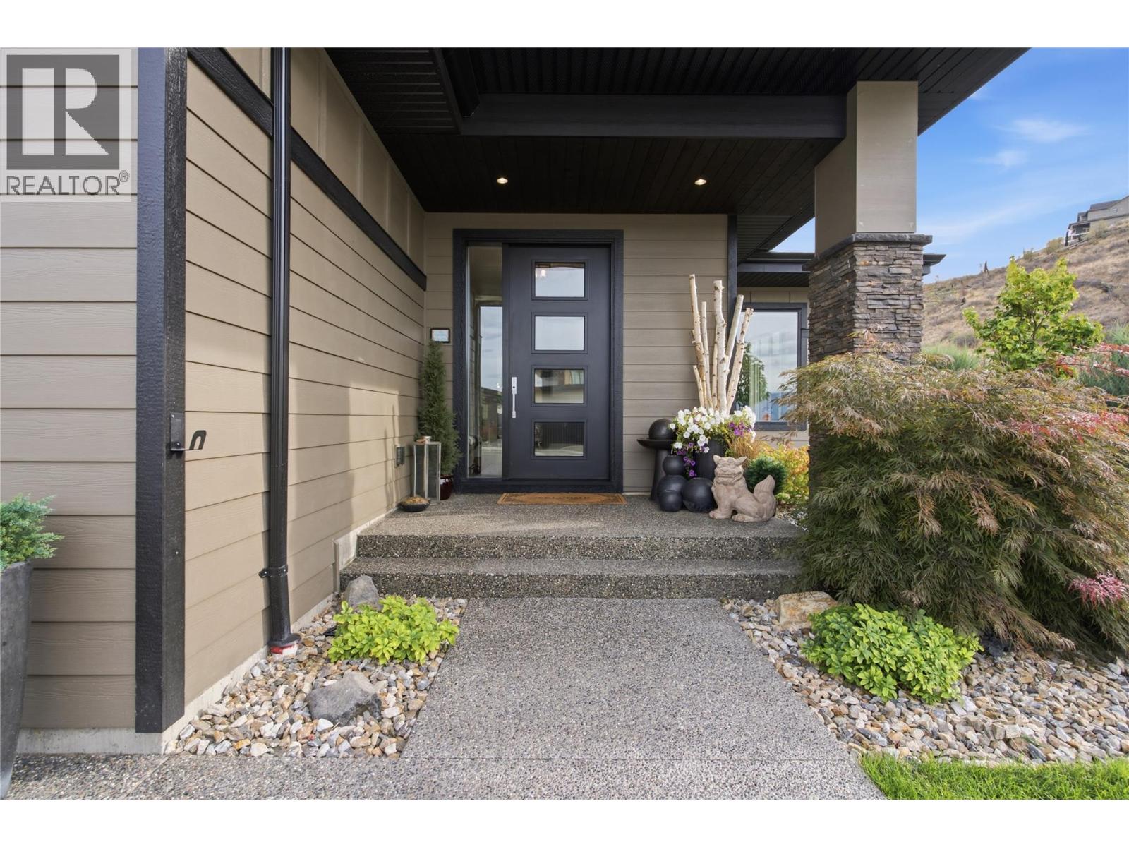 1215 Ponds Avenue, Kelowna, British Columbia  V1W 5N1 - Photo 3 - 10400097
