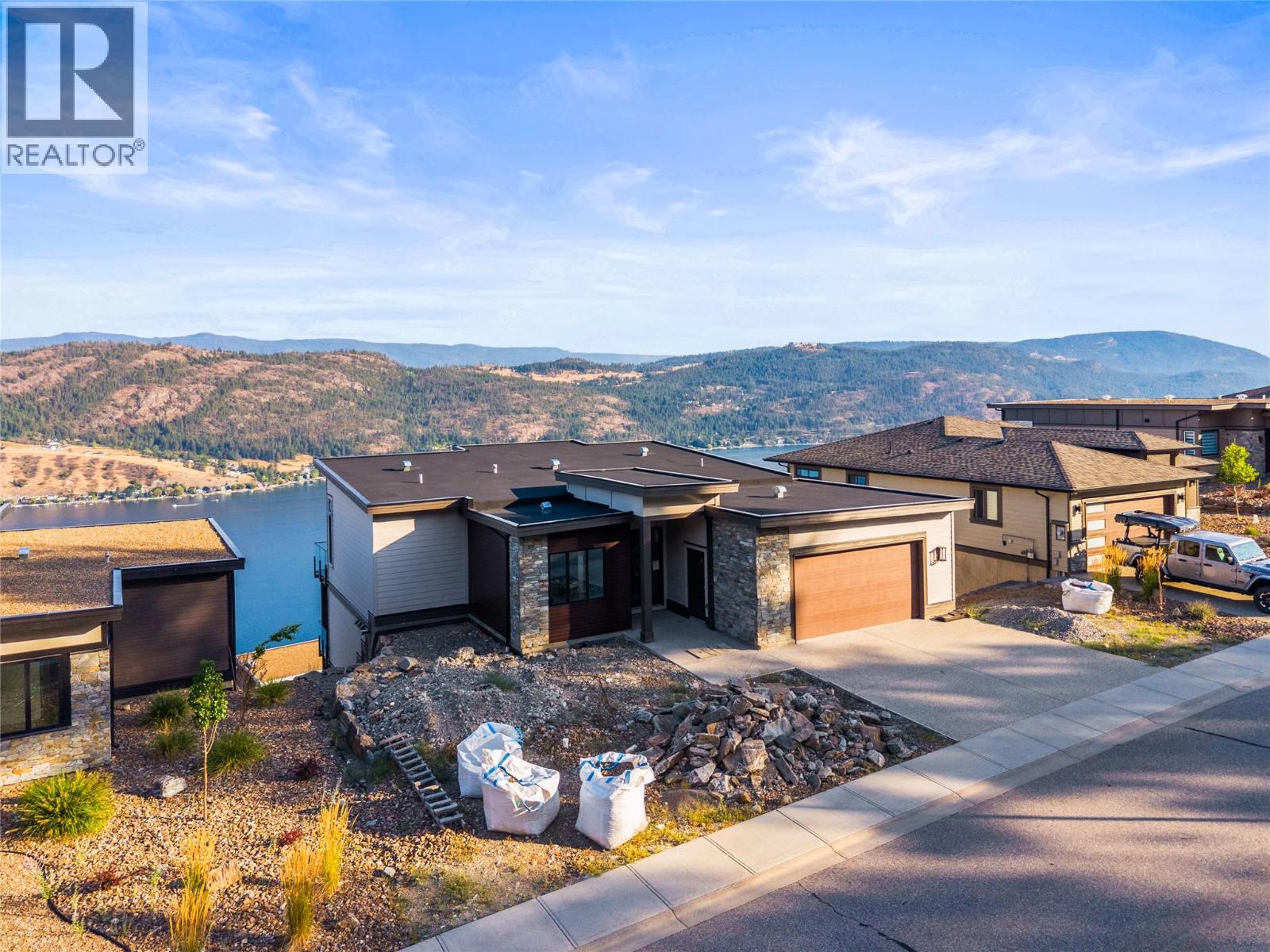 8940 Tavistock Road, Vernon, British Columbia  V1H 2L4 - Photo 2 - 10400281