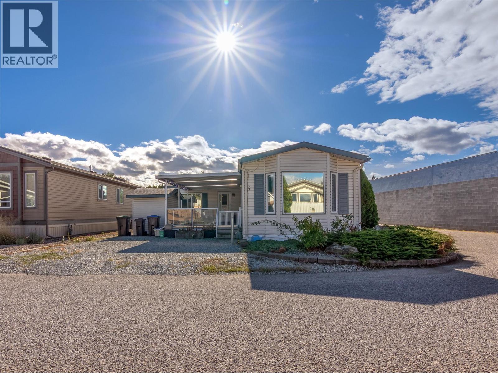 670 Mccurdy Road Unit# 4, Kelowna, British Columbia  V1X 2P5 - Photo 1 - 10400181