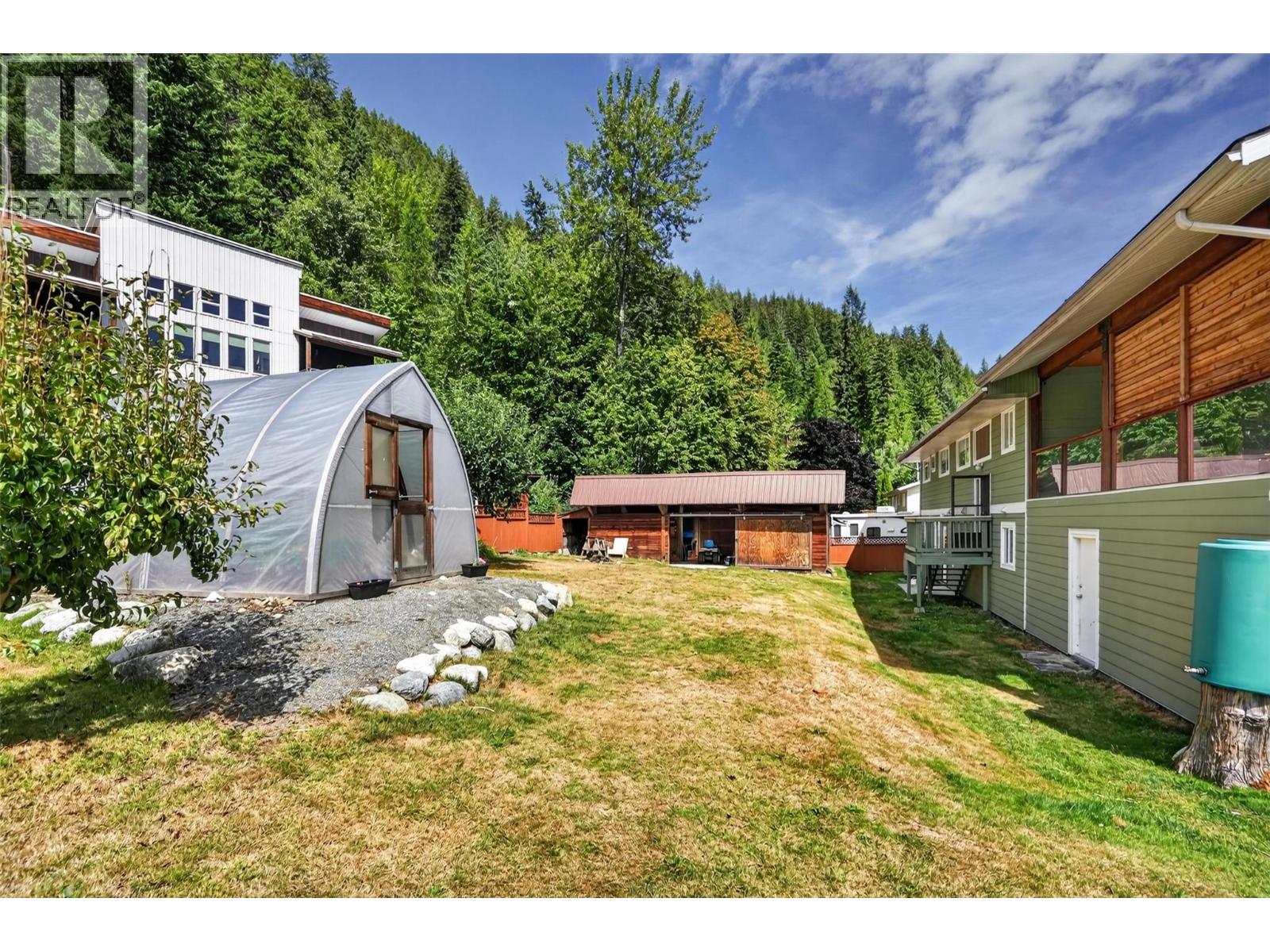 215 Bayview Street, Kaslo, British Columbia  V0G 1M0 - Photo 41 - 10400046
