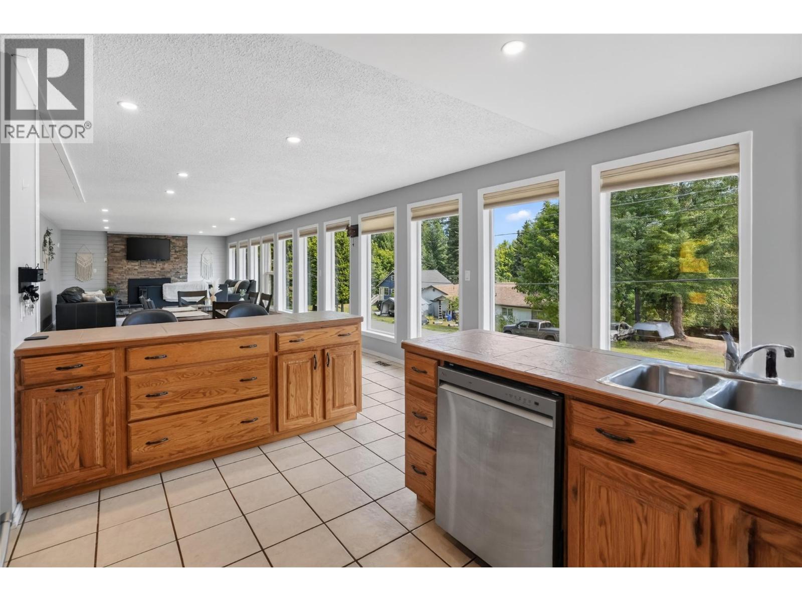 215 Bayview Street, Kaslo, British Columbia  V0G 1M0 - Photo 7 - 10400046