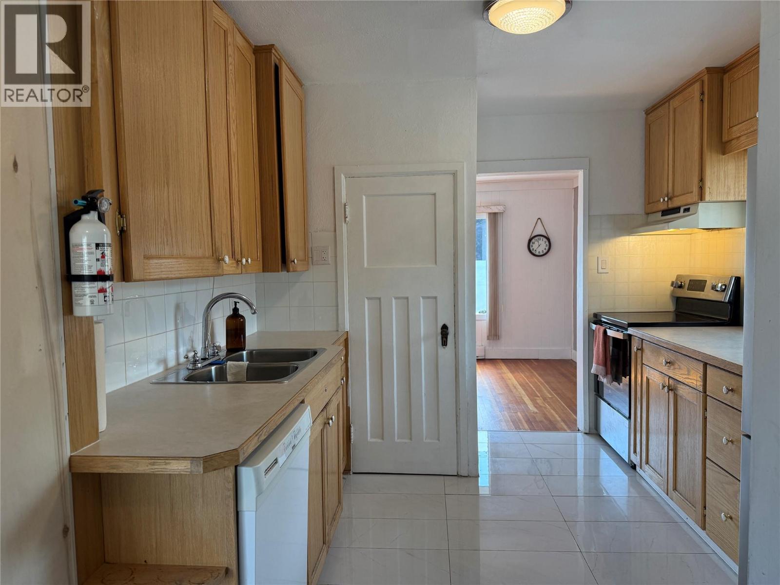 795 Kipling Street, Warfield, British Columbia  V1R 2A3 - Photo 13 - 10400120